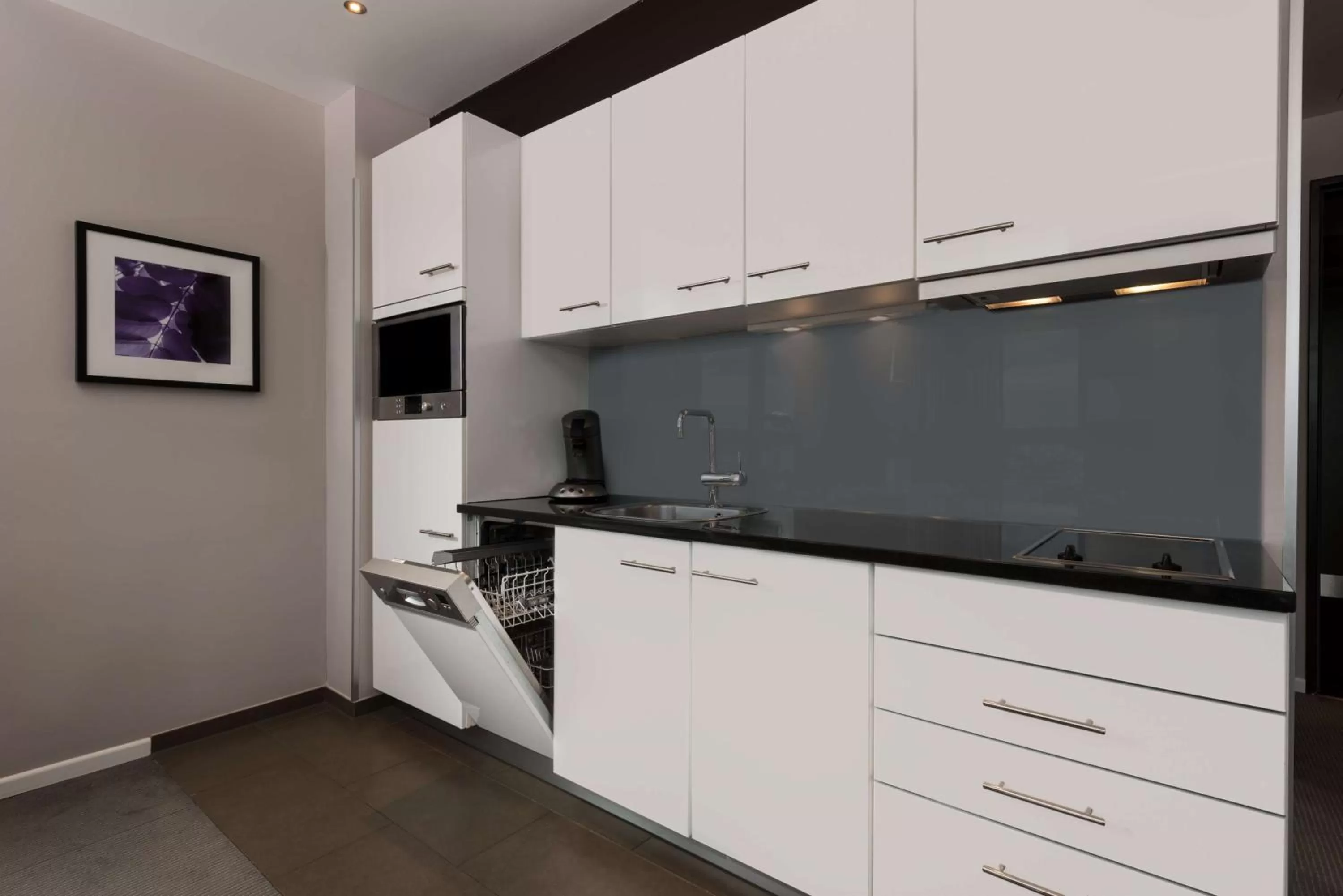 Bedroom in Adina Apartment Hotel Frankfurt Neue Oper