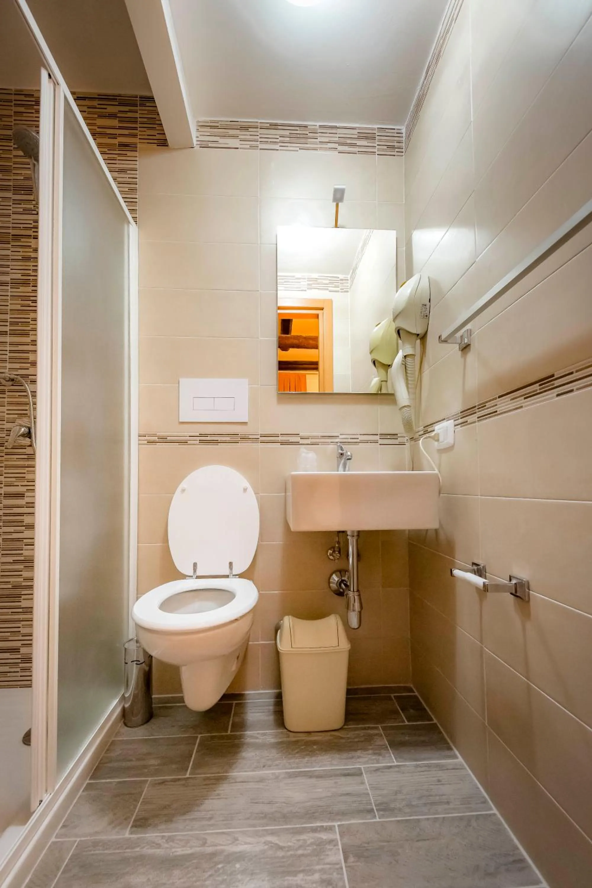 Shower in Hotel Trieste