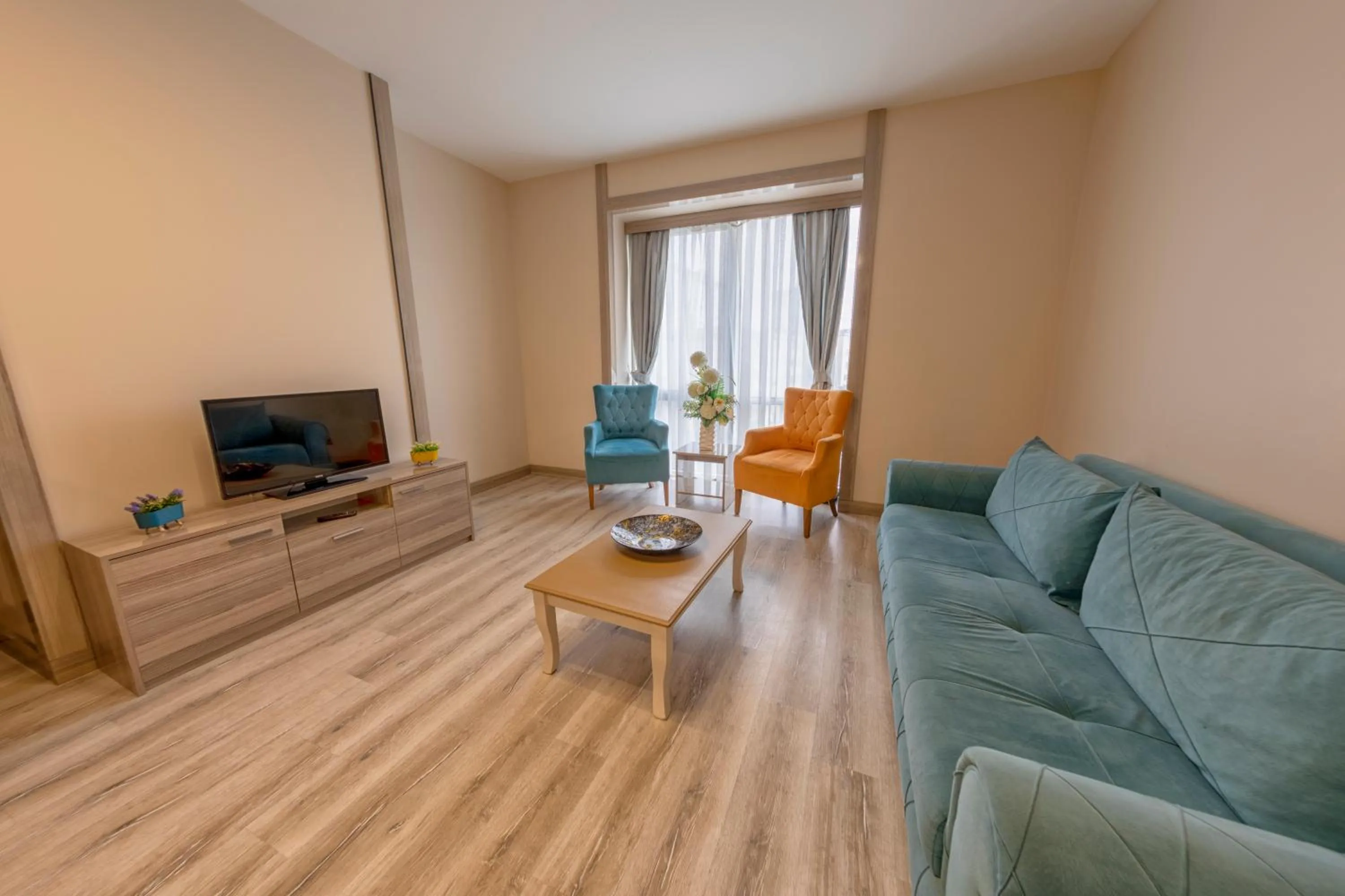 TV and multimedia in My House N5 Suites Hotel