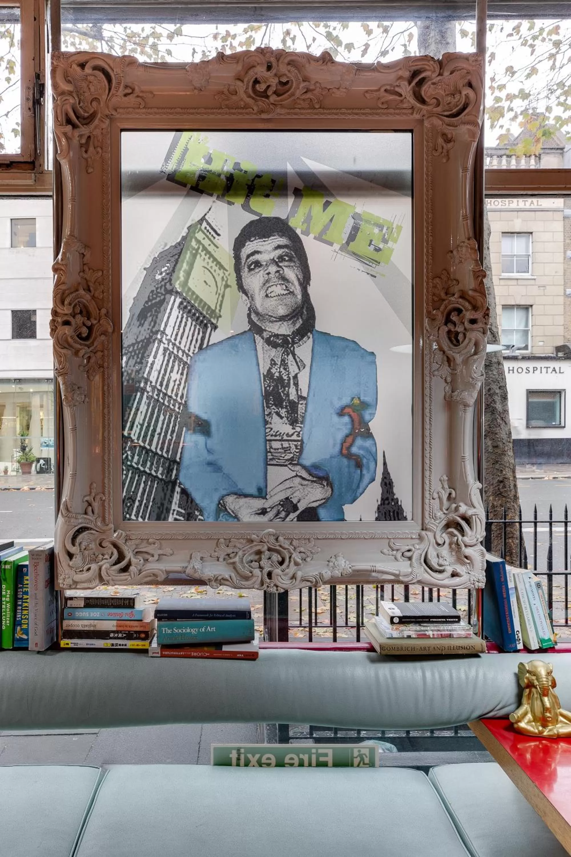 Decorative detail in Clink261 Hostel