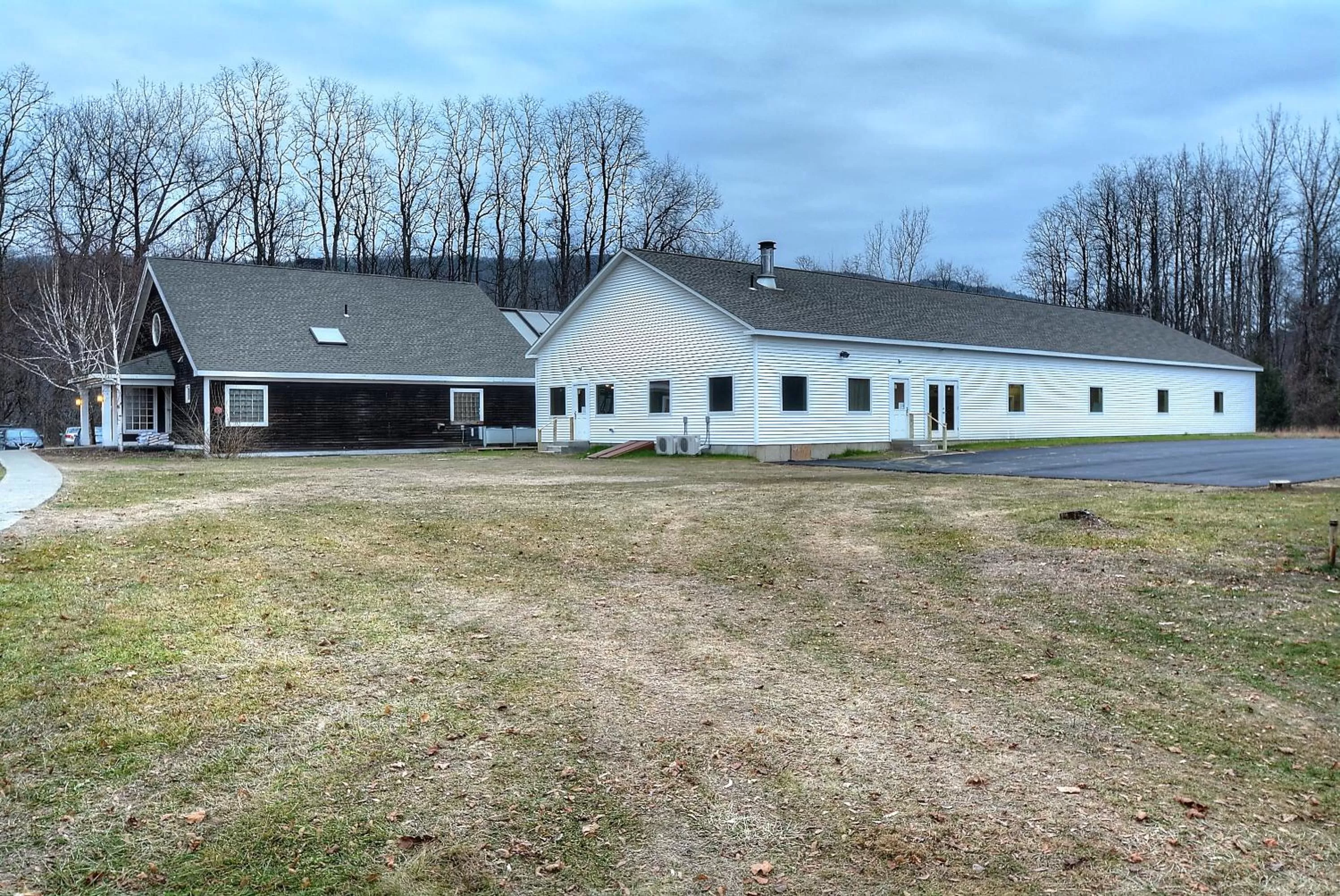 Property building in Colonial Motel and Spa