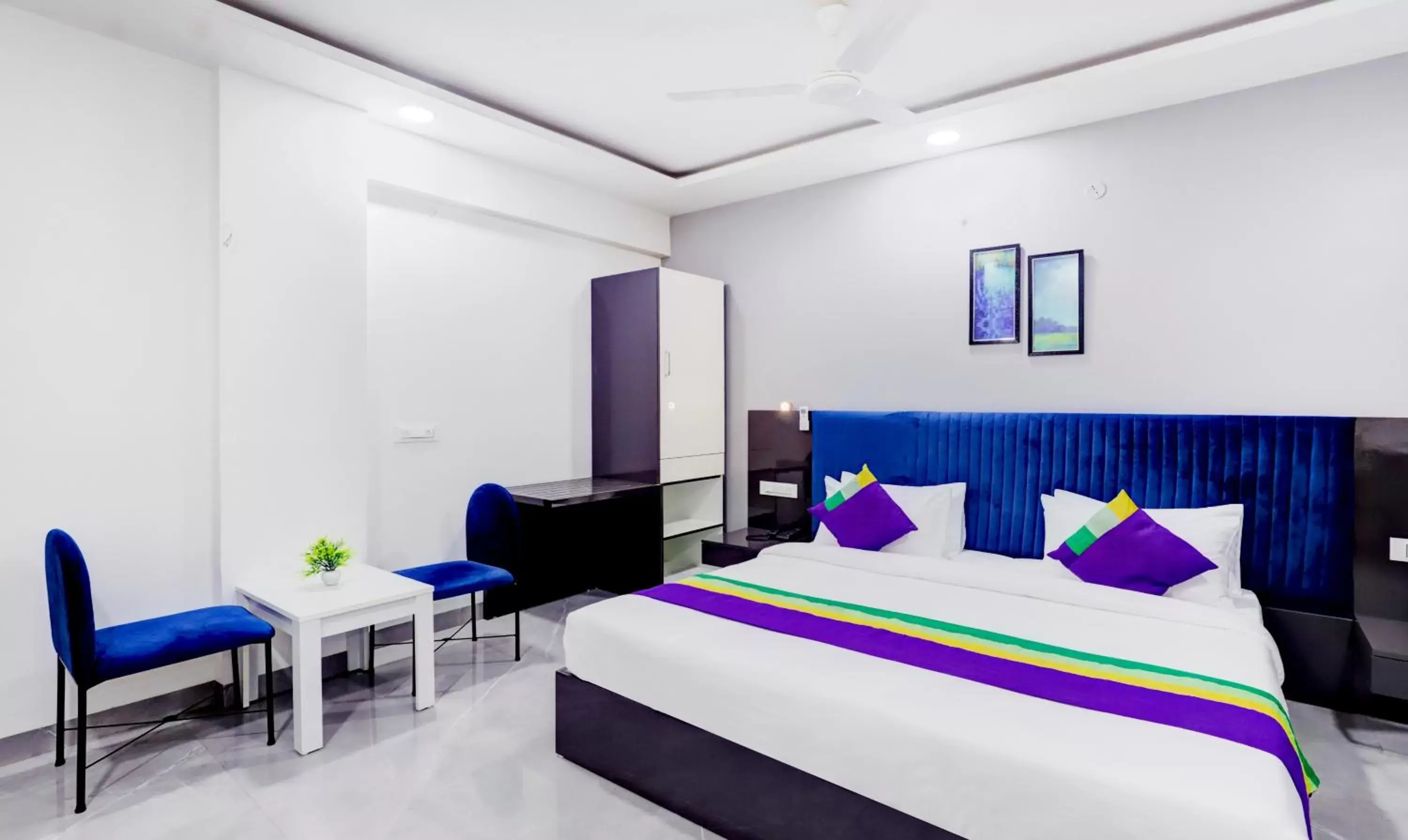 Deluxe Double Room - single occupancy in Treebo Finesta Suites, Nagpur Airport Deluxe Double Room - single occupancy in Treebo Finesta Suites, Nagpur Airport