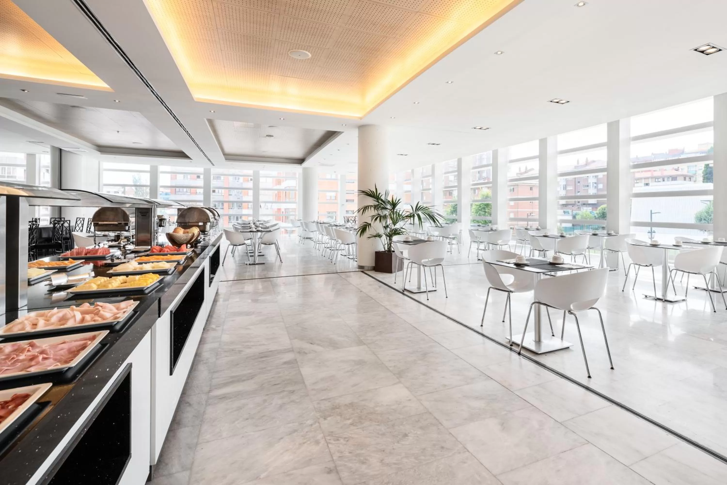 Buffet breakfast in Eurostars Palacio de Cristal