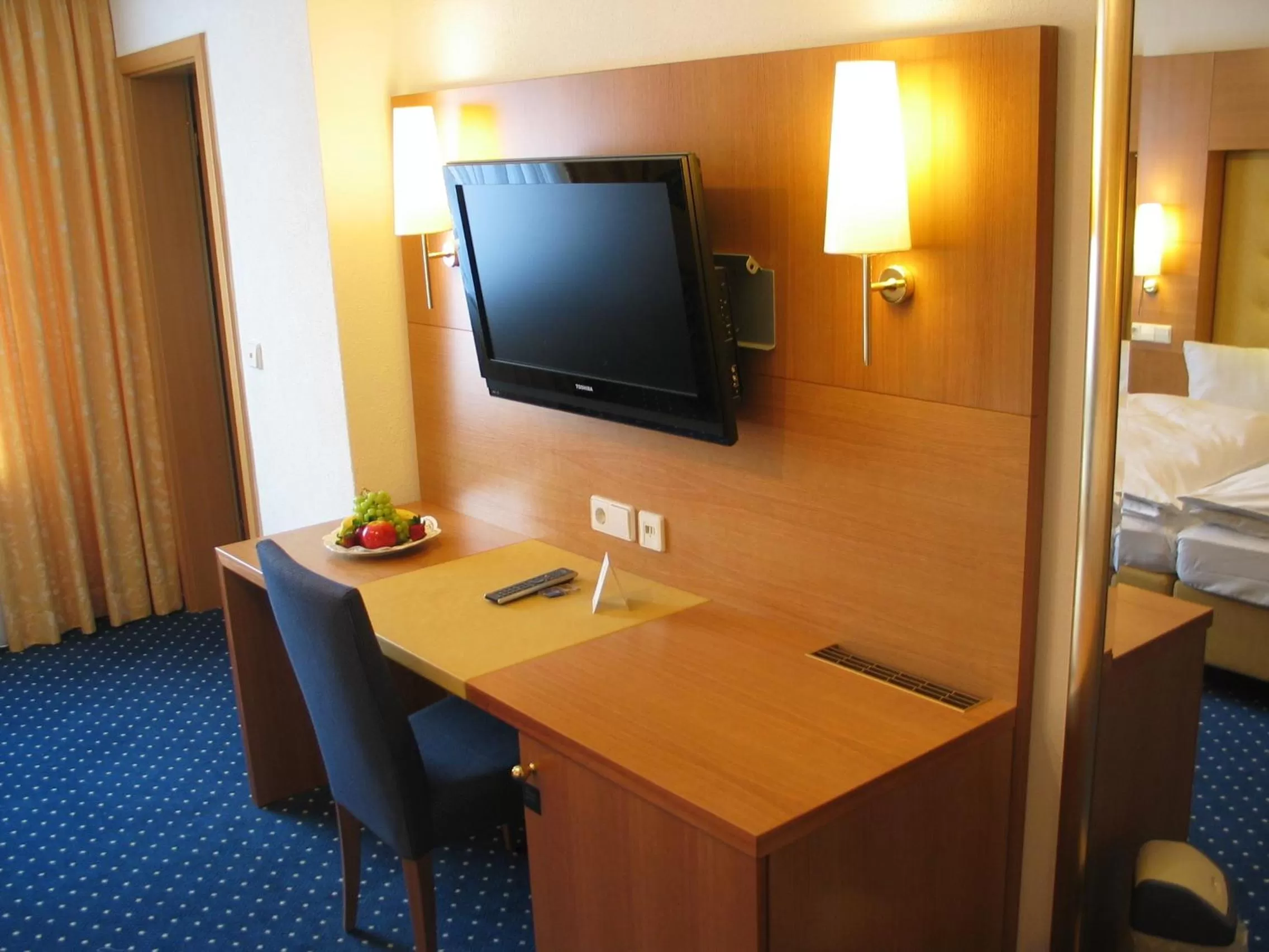 TV and multimedia, Bed in Hotel-Restaurant-Kolb