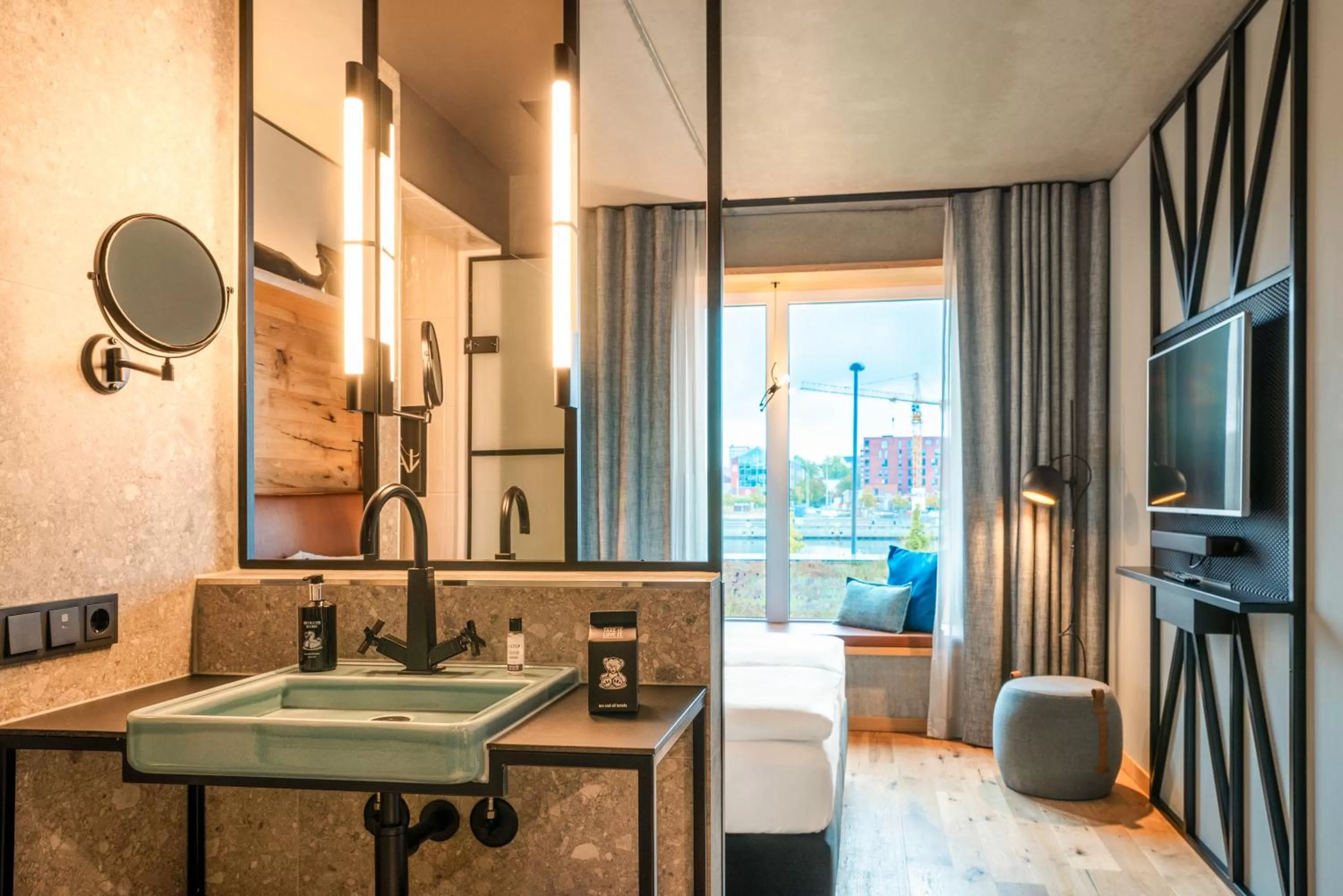 Bathroom in Me and All Hotel Kiel, by Hyatt