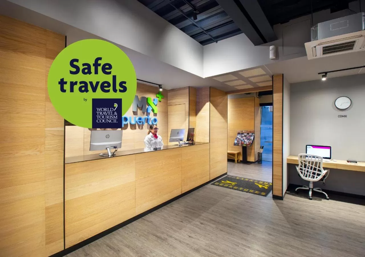 Lobby or reception in Hotel MX aeropuerto CDMX, Trademark Collection by Wyndham