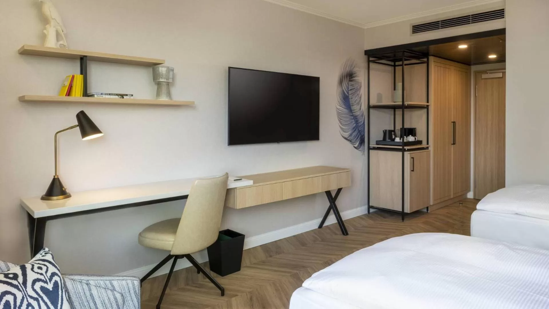 Bedroom, Bed in DoubleTree by Hilton Berlin Ku'damm