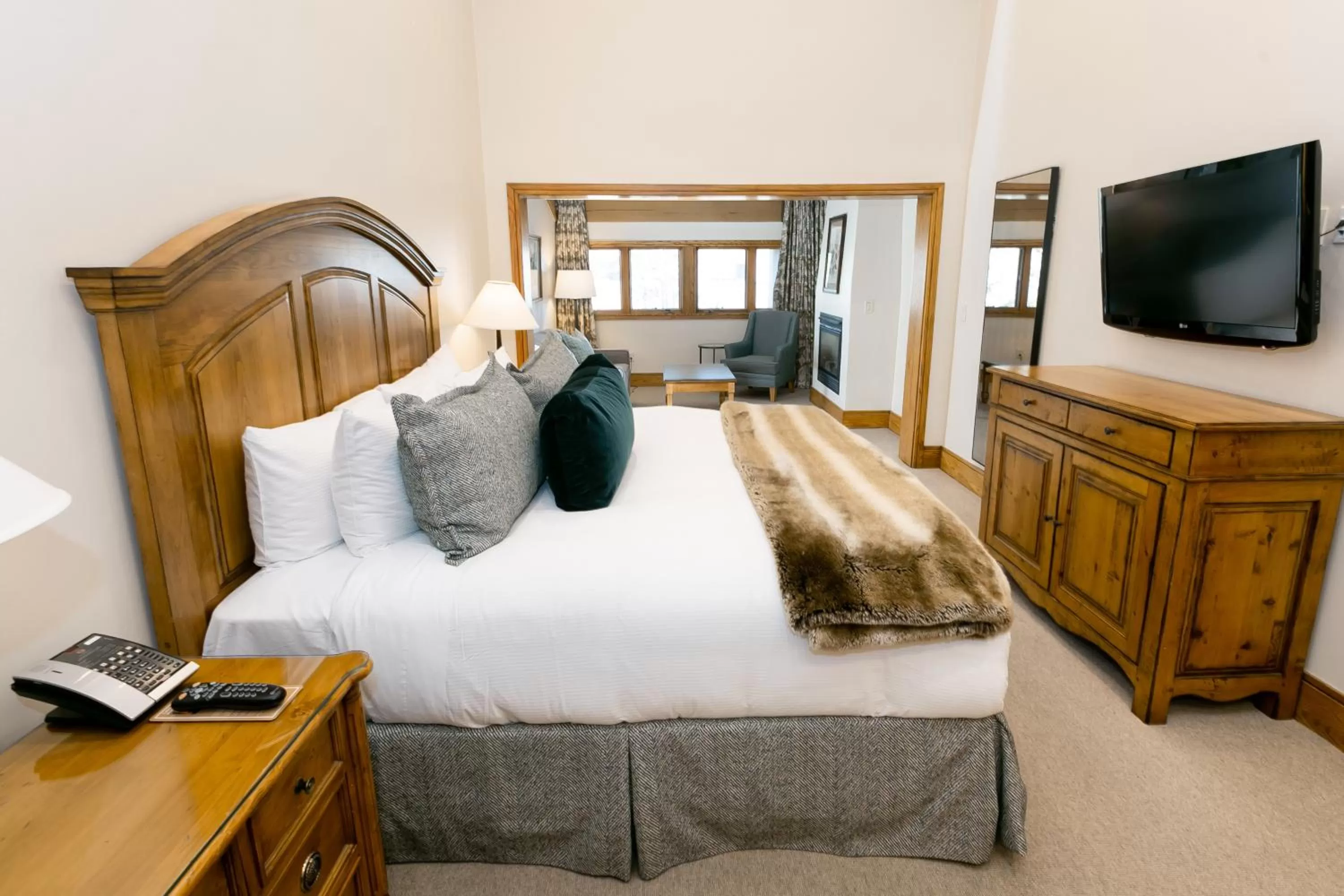 Bedroom, Bed in Stein Eriksen Lodge Deer Valley