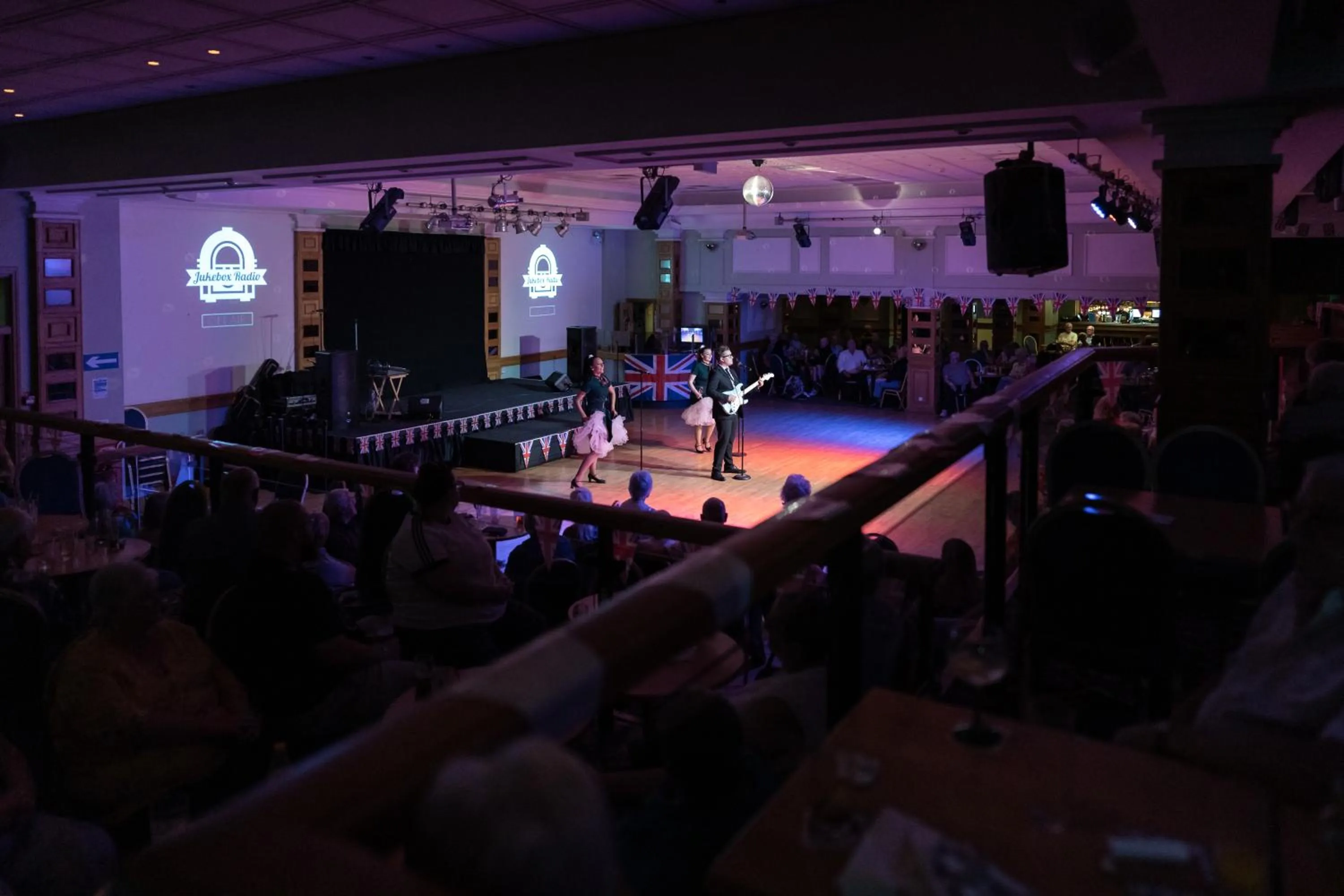 Evening entertainment in TLH Toorak Hotel - TLH Leisure, Entertainment and Spa Resort