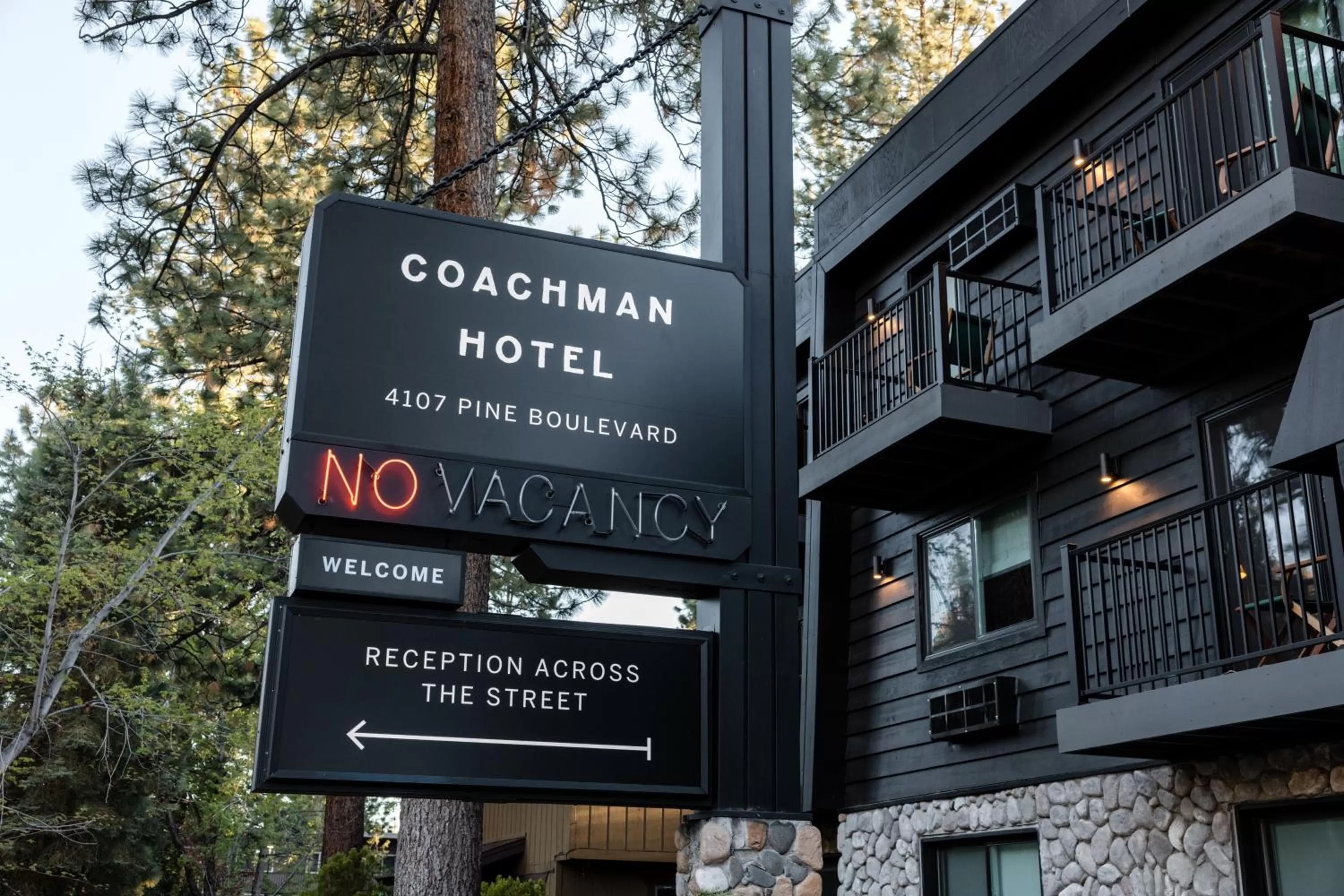 Facade/entrance in The Coachman Hotel