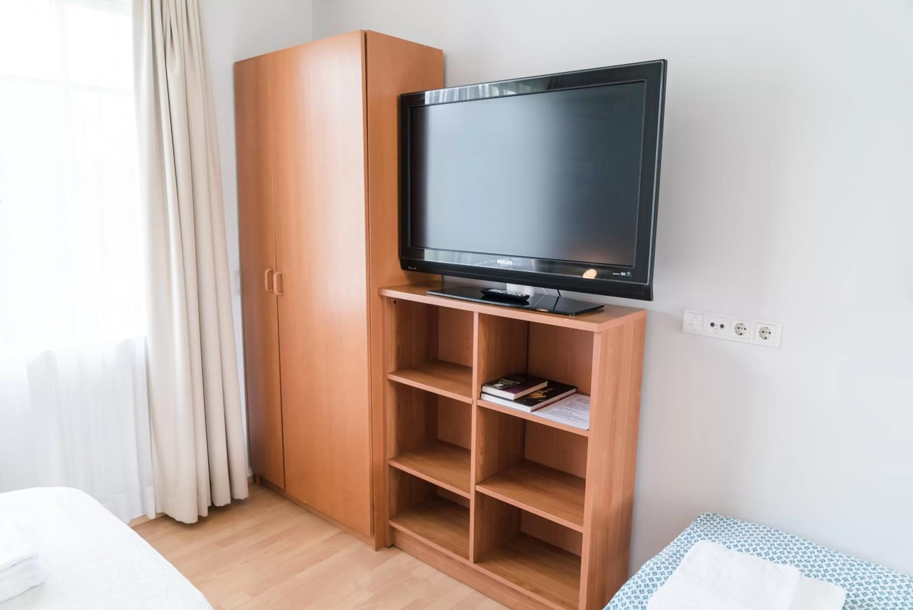 TV and multimedia, Bed in Hotel Laxnes