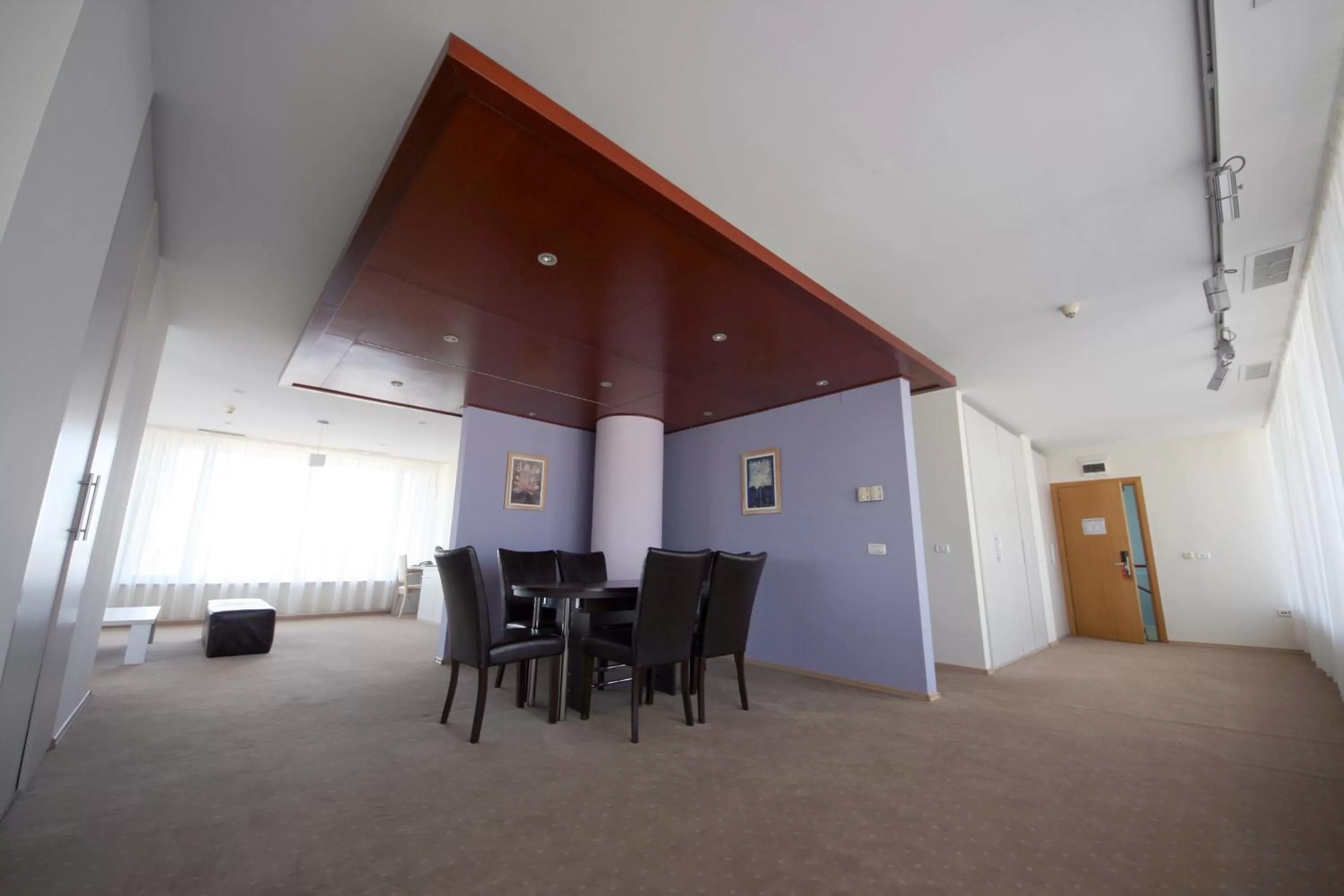 Dining area in Savoy Hotel