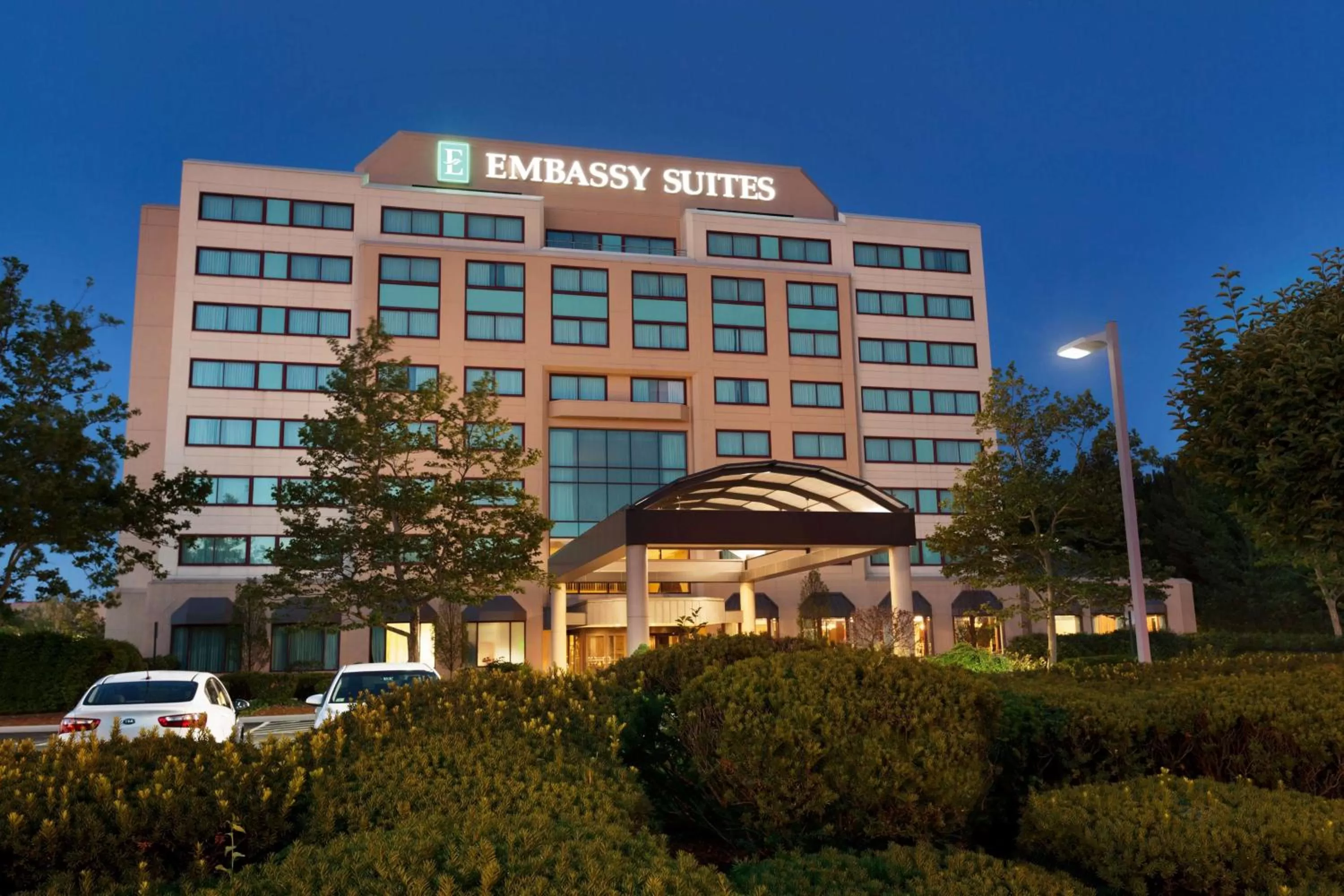 Property building in Embassy Suites by Hilton Boston Waltham