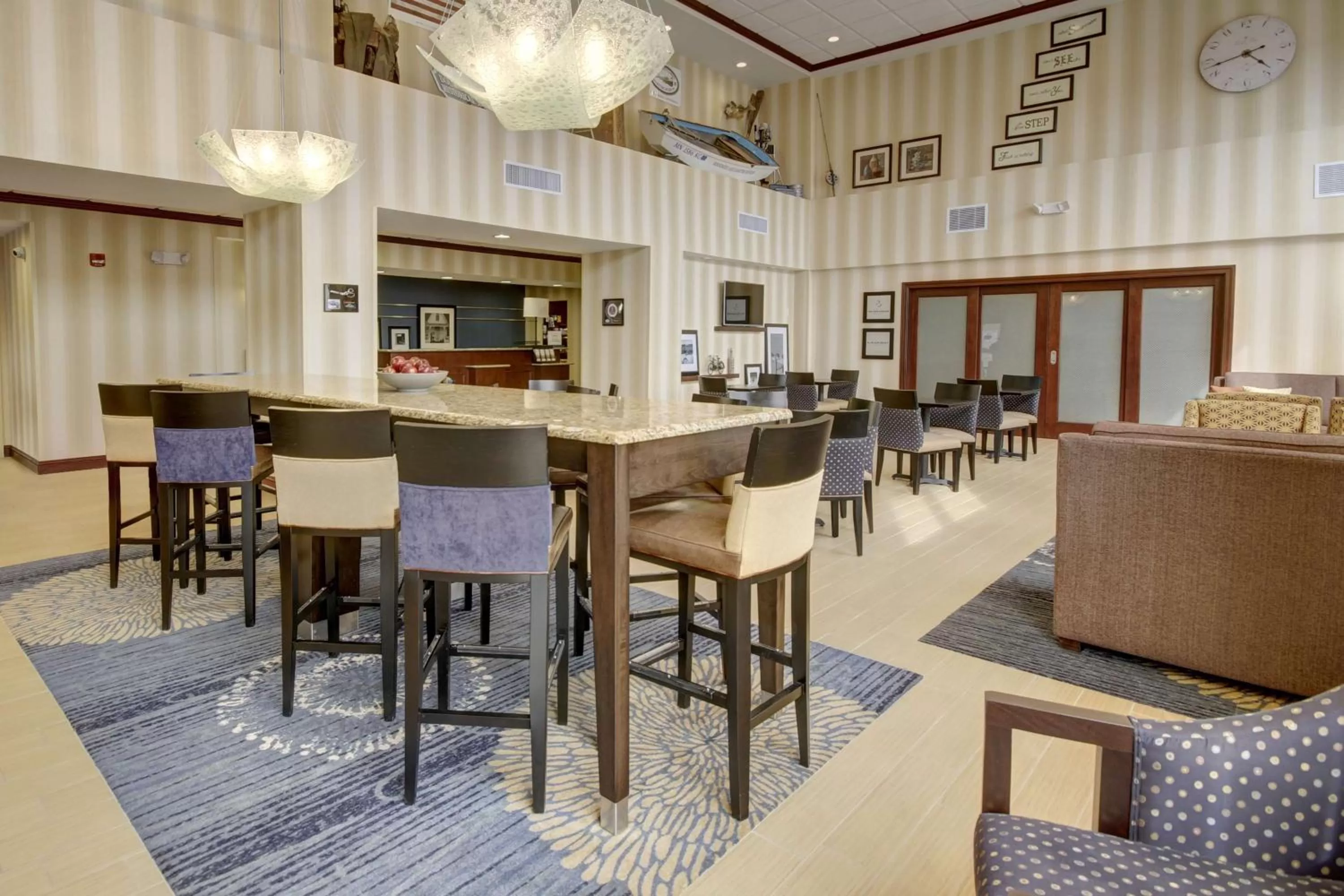 Lobby or reception in Hampton Inn and Suites Alexandria