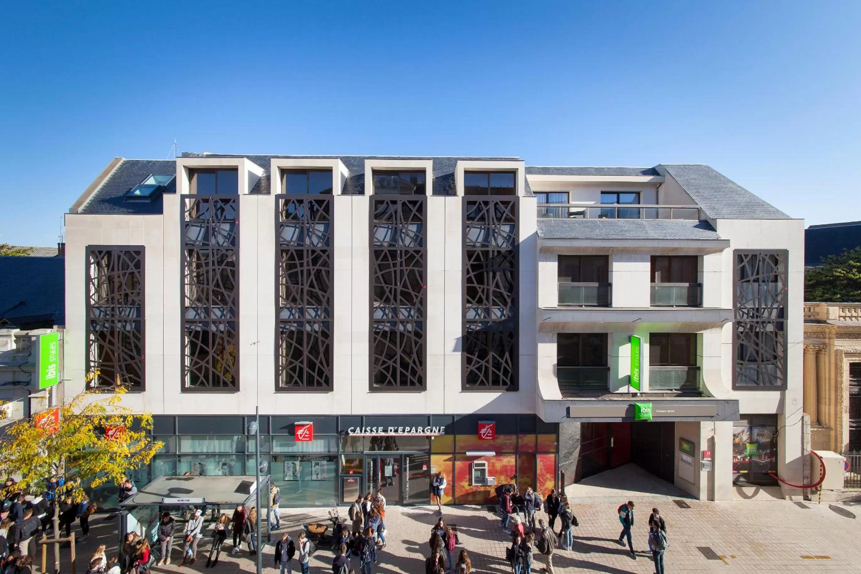 Facade/entrance in ibis Styles Poitiers Centre