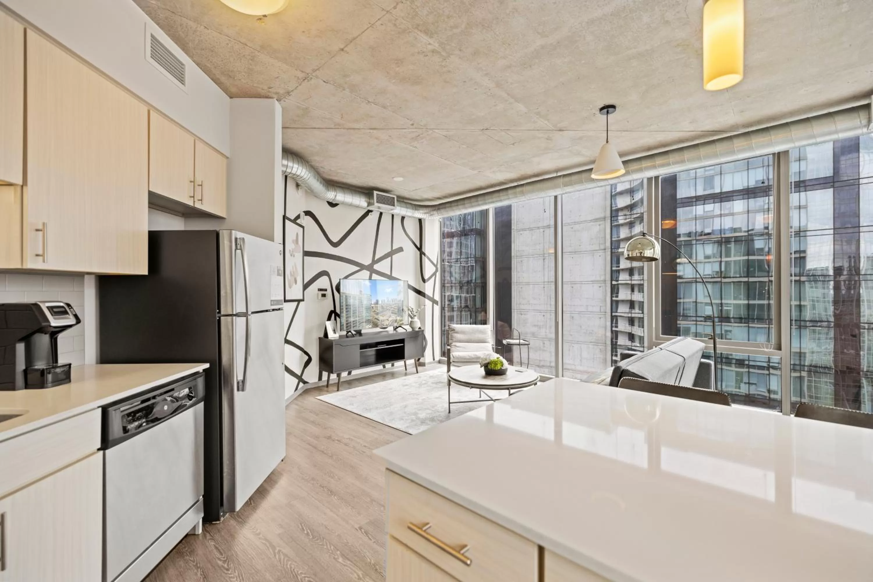 Kitchen or kitchenette in Placemakr Premier SoBro