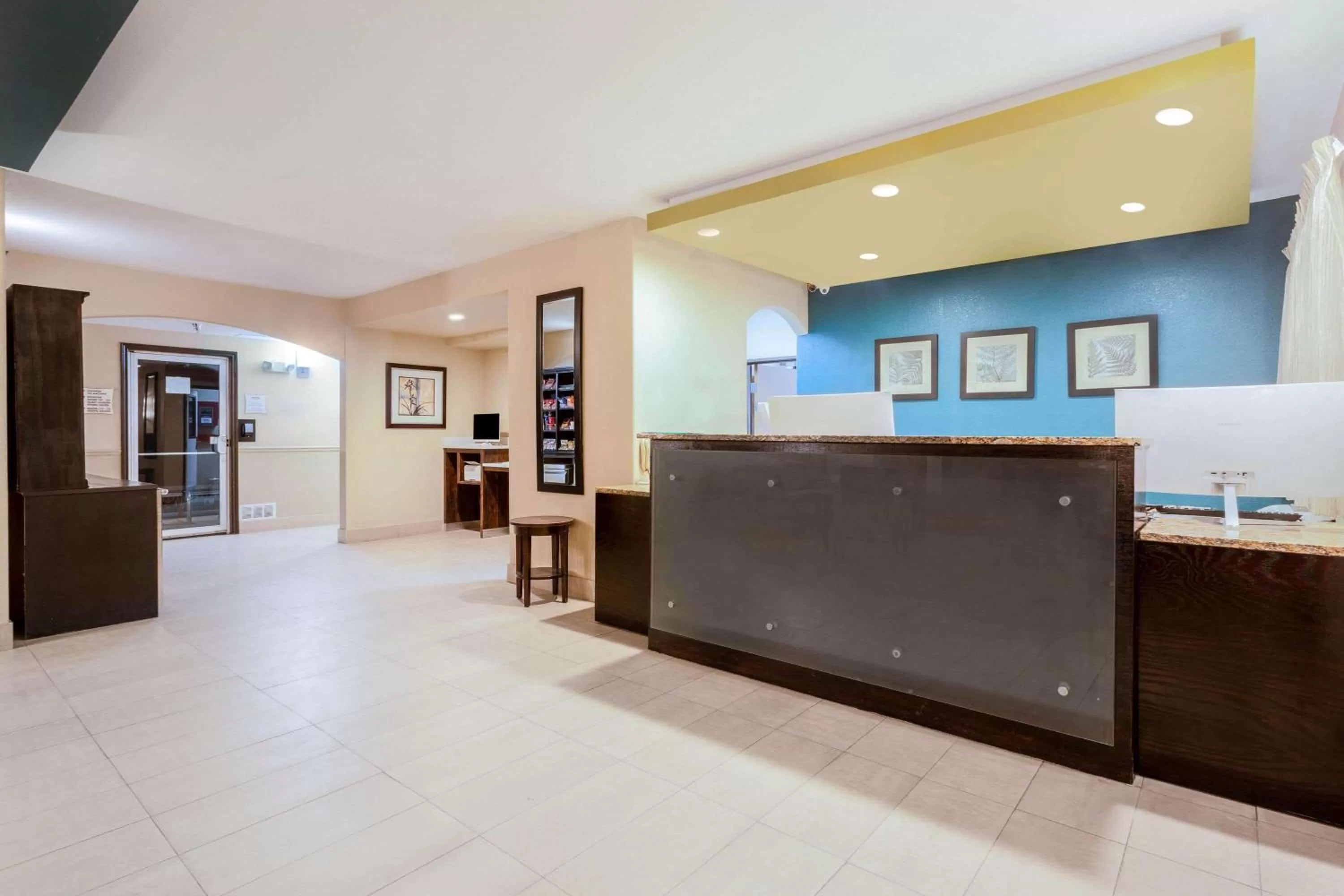 Lobby or reception in La Quinta by Wyndham Henderson-Northeast Denver
