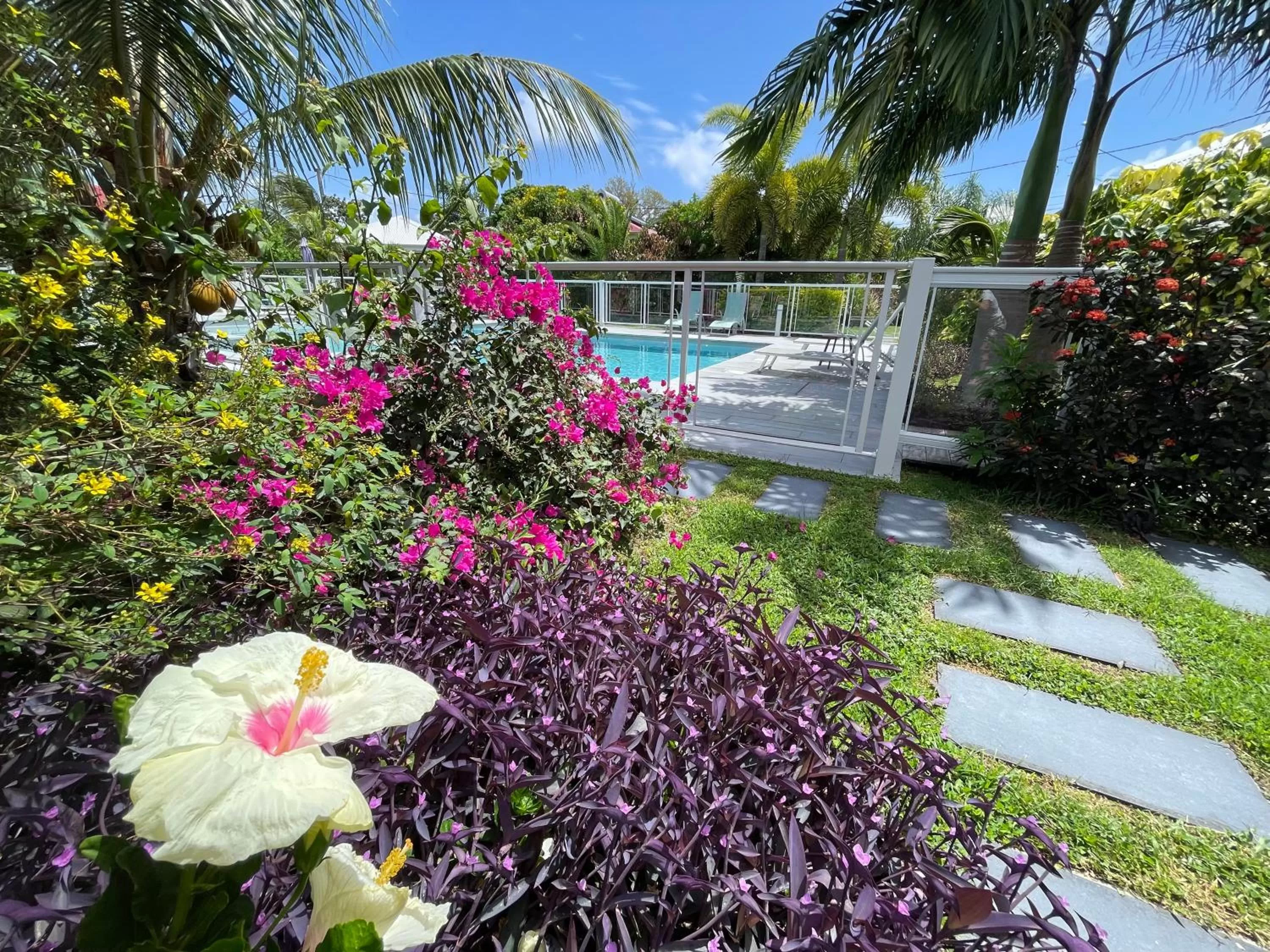 Garden in Hôtel & Villa Le Cocotel
