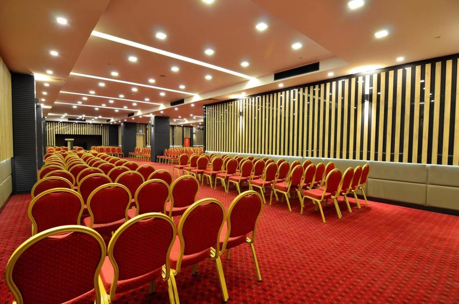 Business facilities in Ramada Encore by Wyndham Gebze