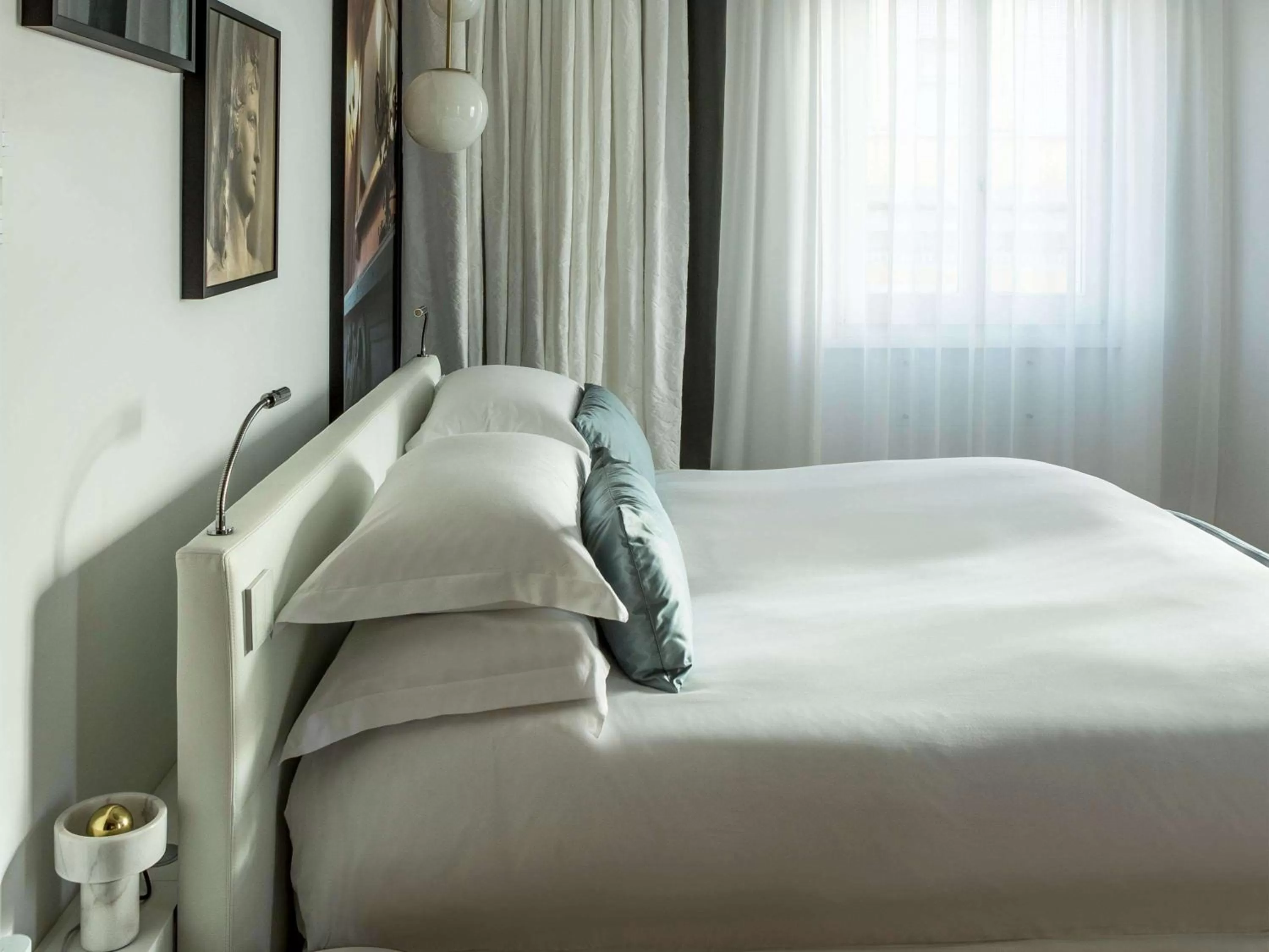 Photo of the whole room, Bed in Sofitel Roma Villa Borghese