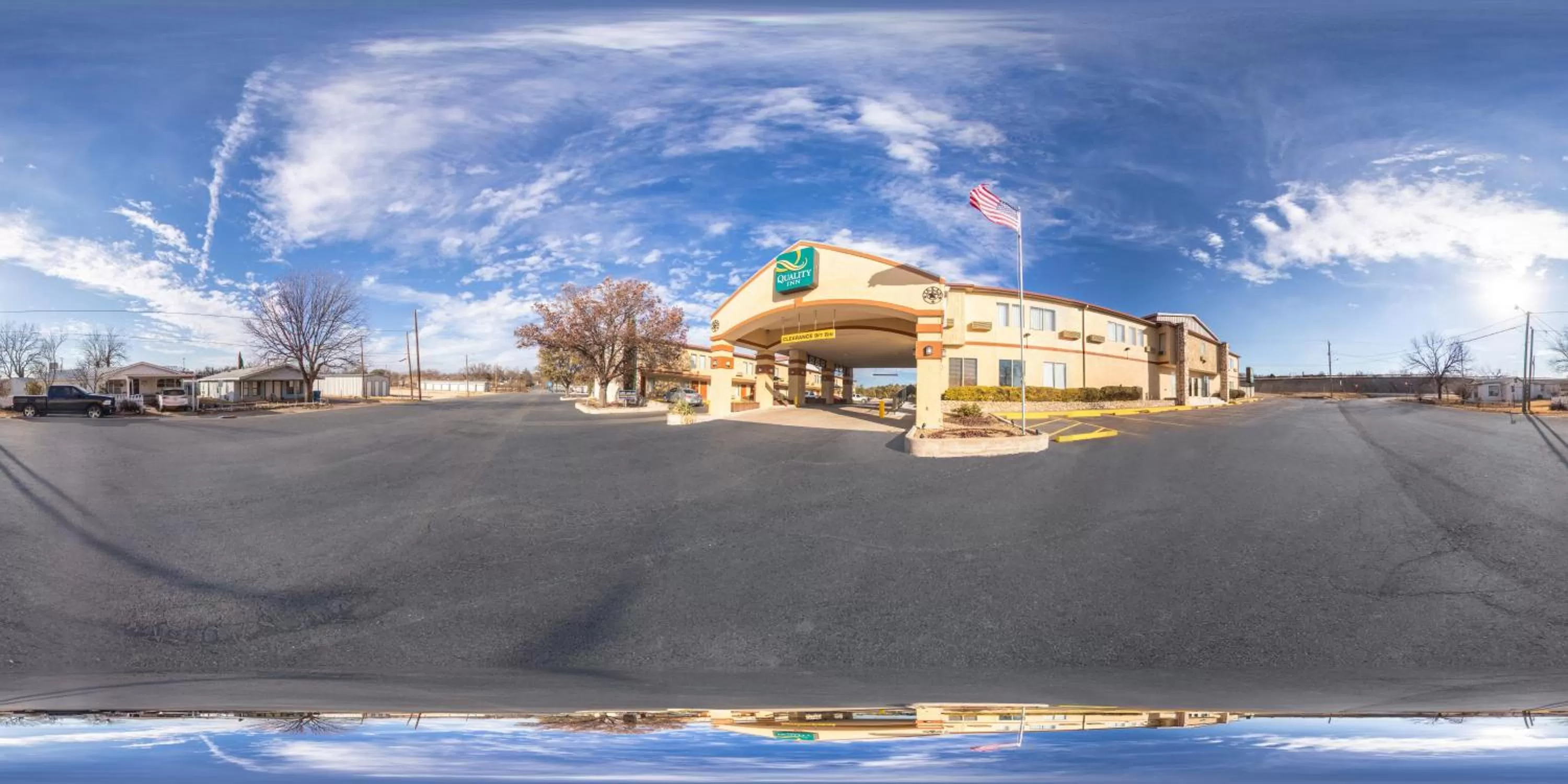 Property building in Quality Inn Ozona I-10