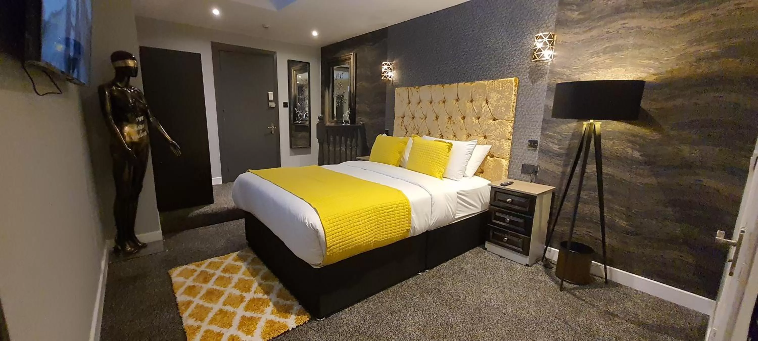 Bedroom, Bed in The Gate Hotel