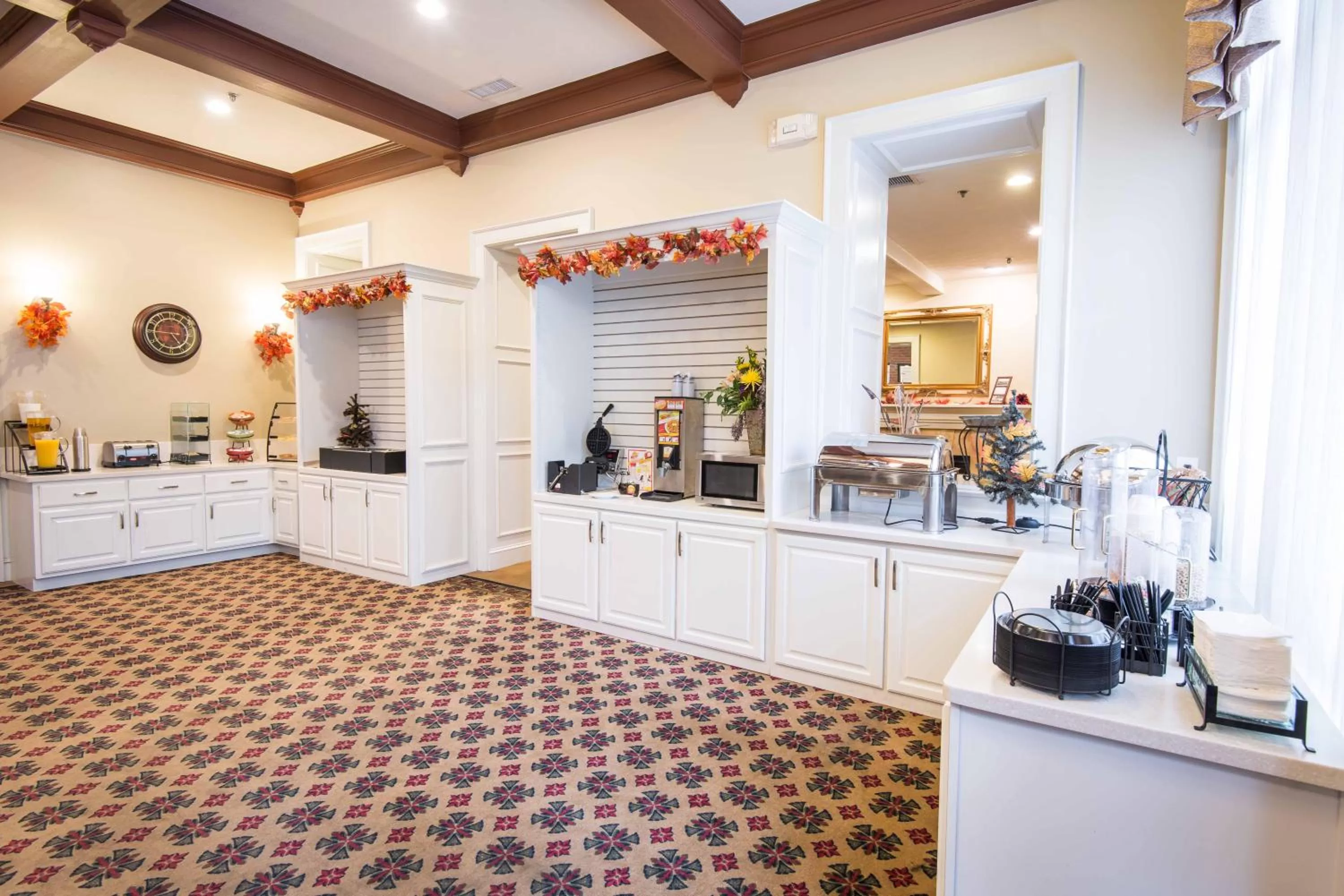 Food and drinks, Kitchen/Kitchenette in Fort Harrison State Park Inn