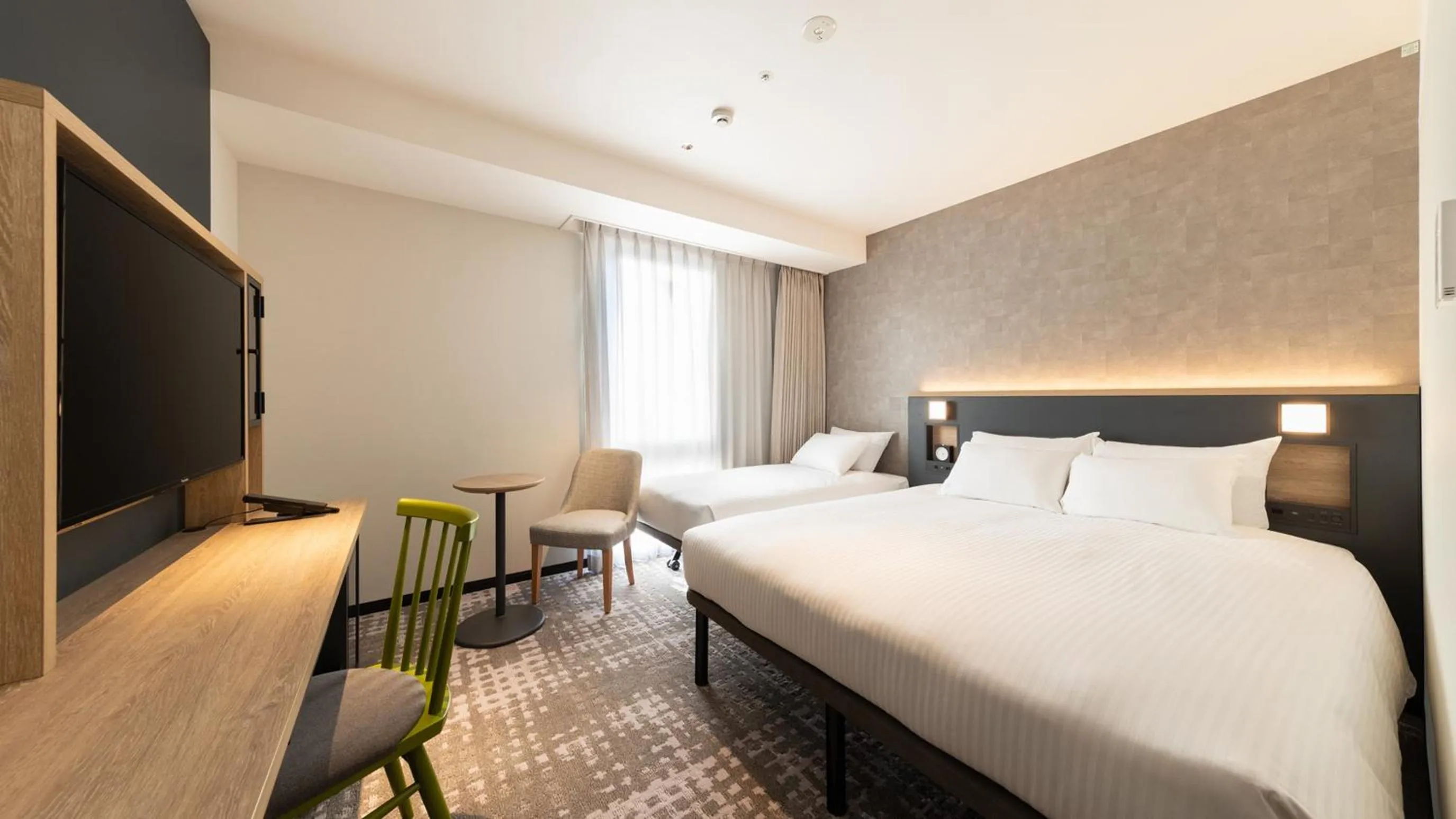 Bed in JR-East Hotel Mets Yokohama