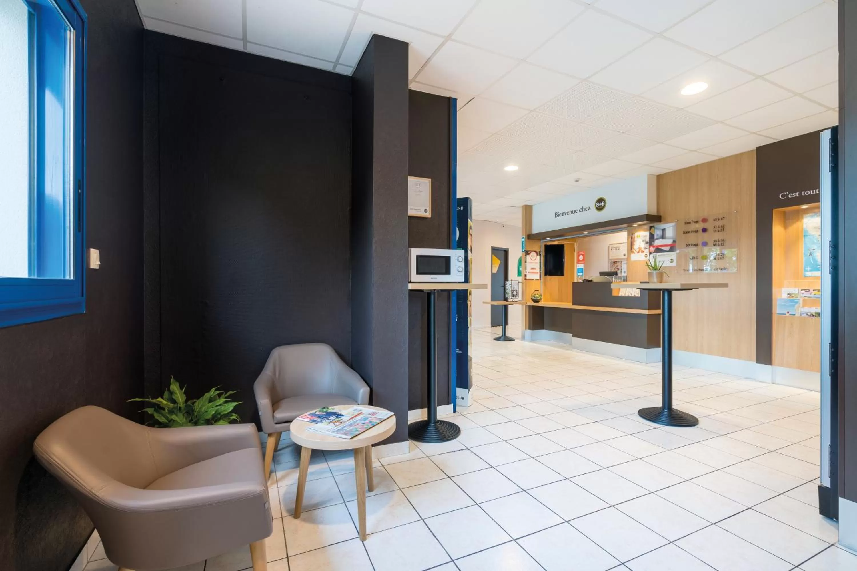 Lobby or reception in B&B HOTEL Auray Carnac