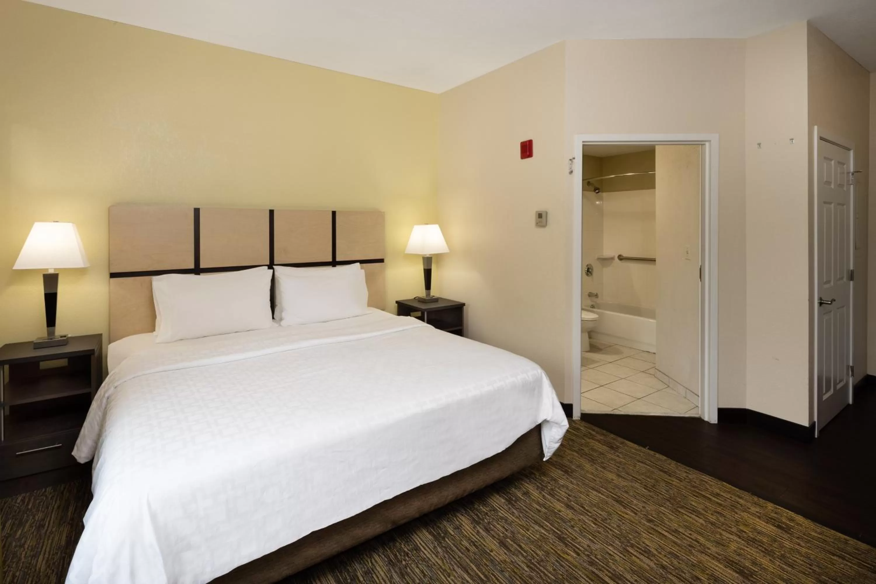 Photo of the whole room, Bed in Candlewood Suites Windsor Locks by IHG