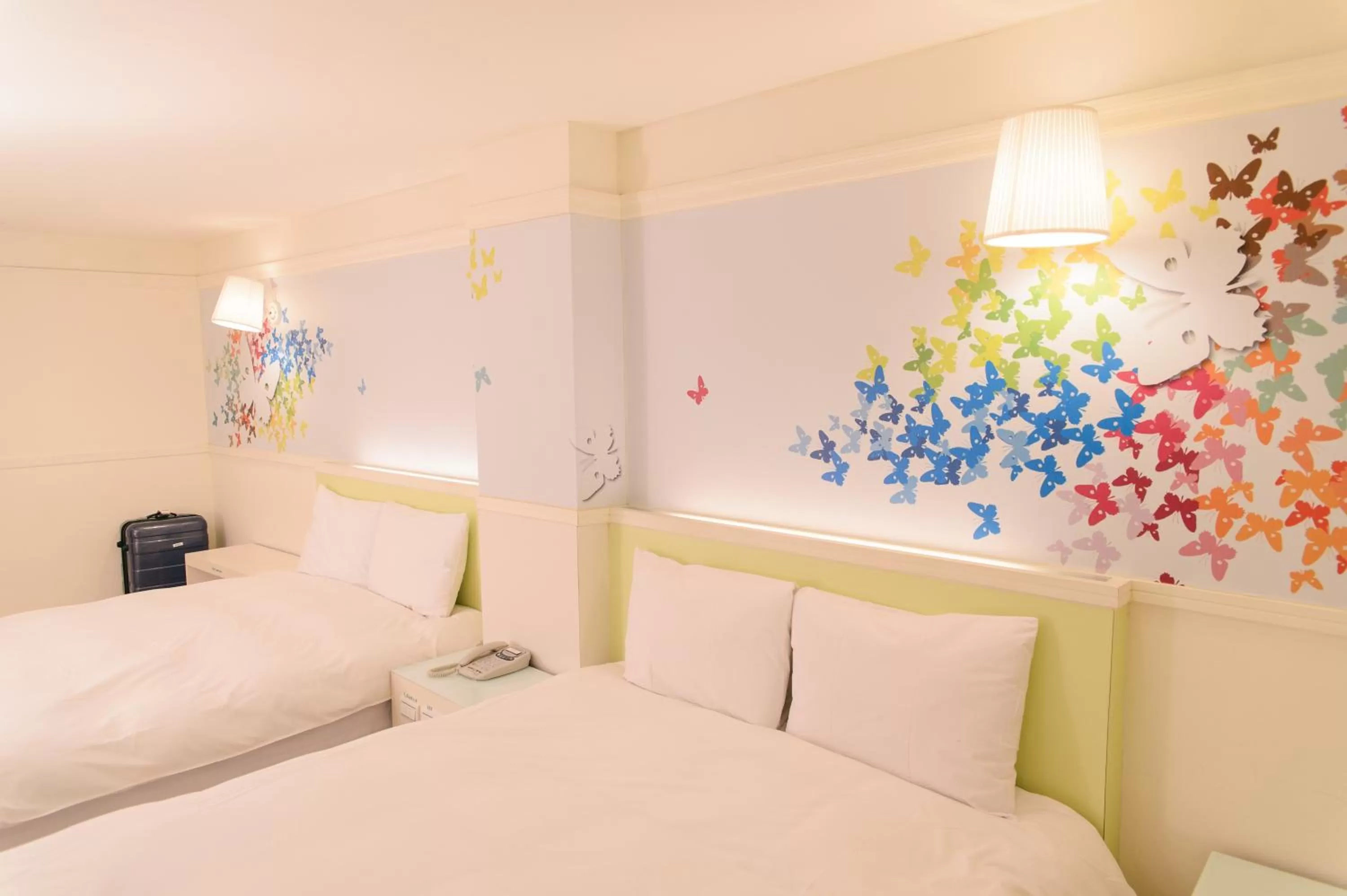 Photo of the whole room, Bed in Kiwi Express Hotel - Zhong Zheng Branch