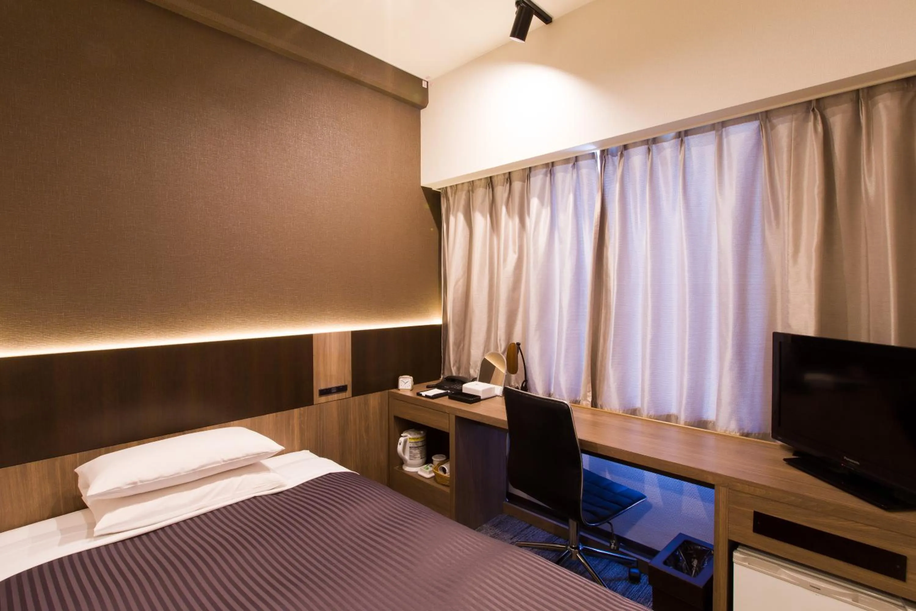 Photo of the whole room, Bed in Ochanomizu Inn