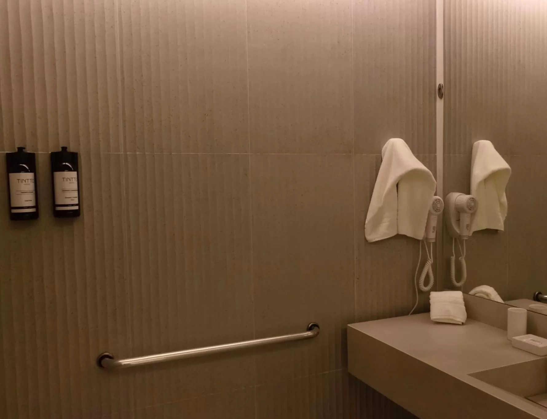 Bathroom in Tintto Hotel