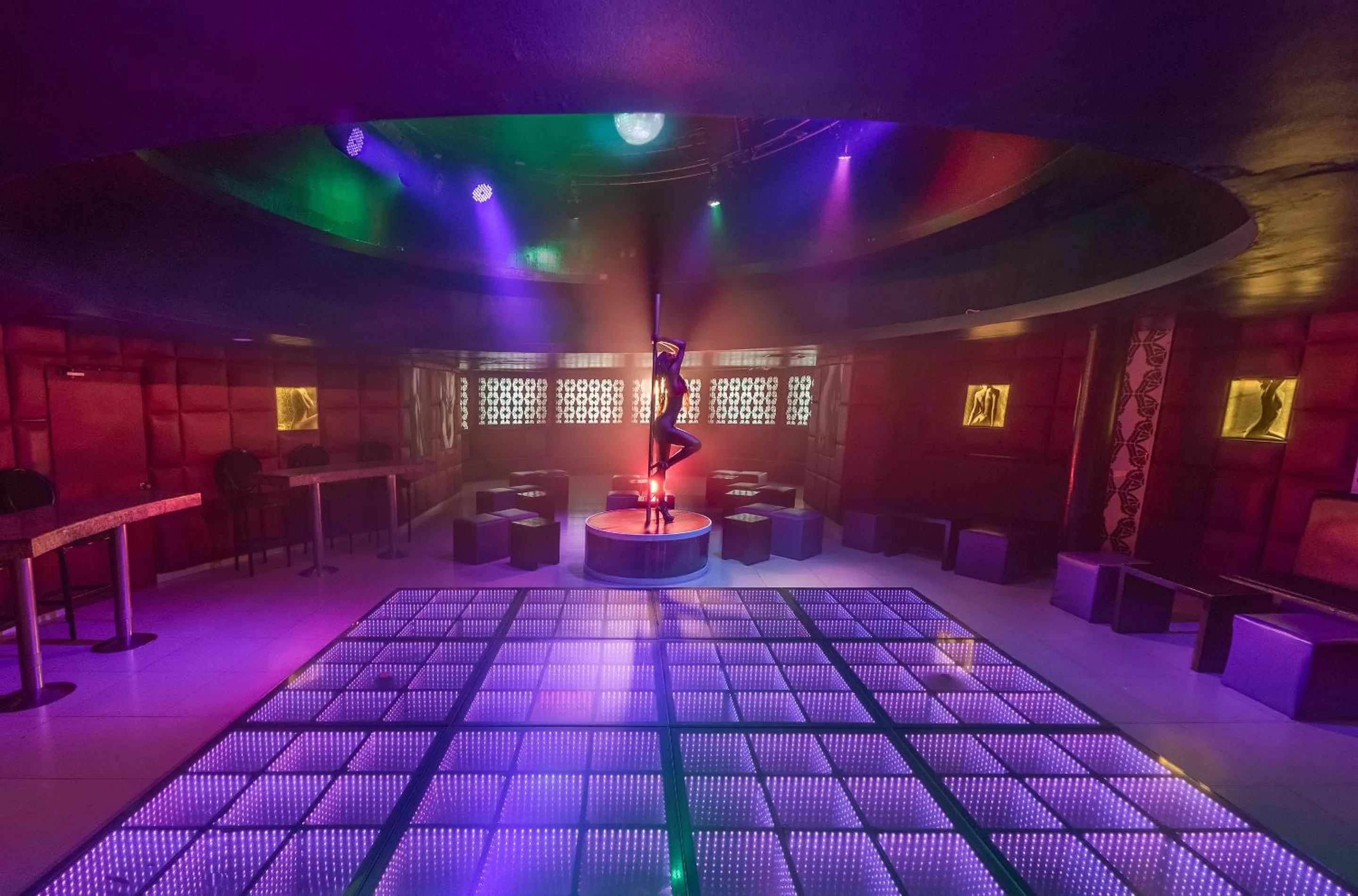 Nightclub / DJ in Desire Riviera Maya Resort All Inclusive - Couples Only