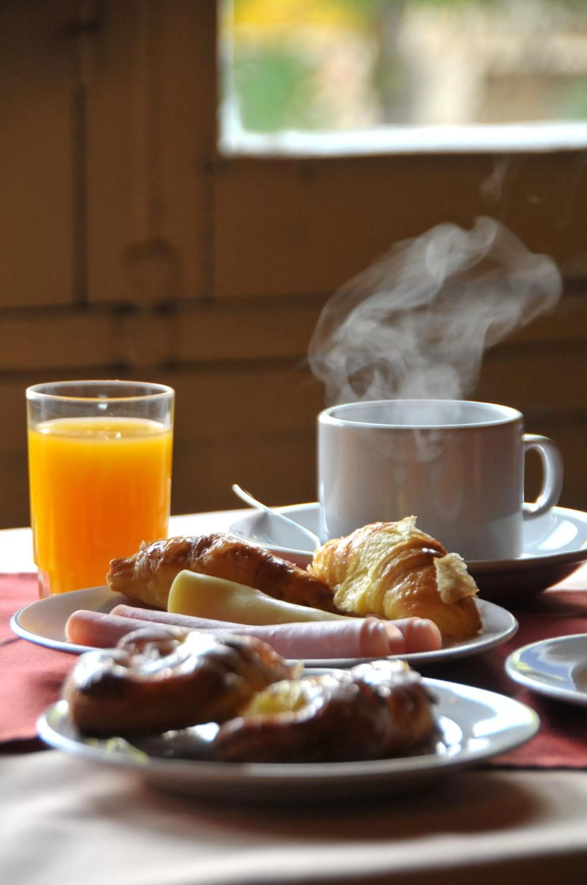 Restaurant/places to eat in Hotel Eldorado