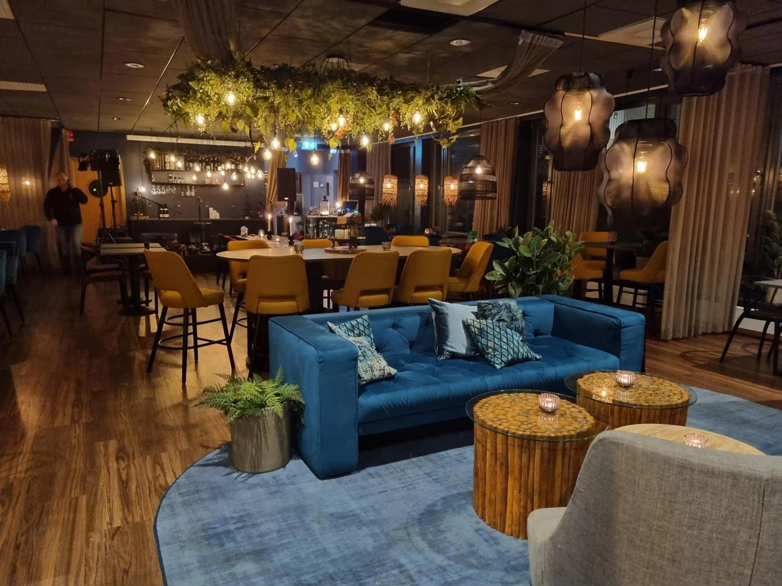 Restaurant/places to eat in Treetop Spa Hangout & Hotel