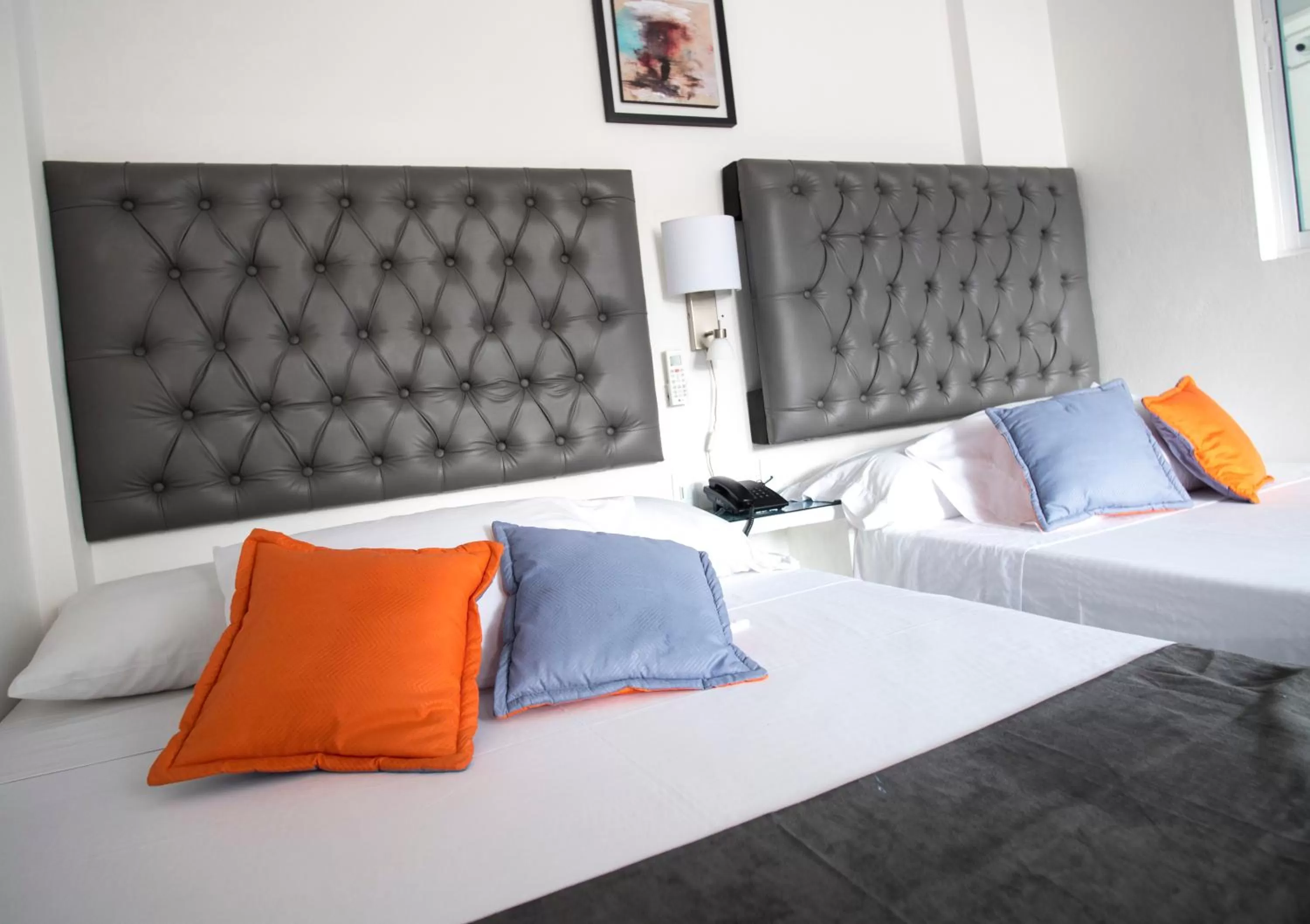 Property building, Bed in Hotel Grand H&R