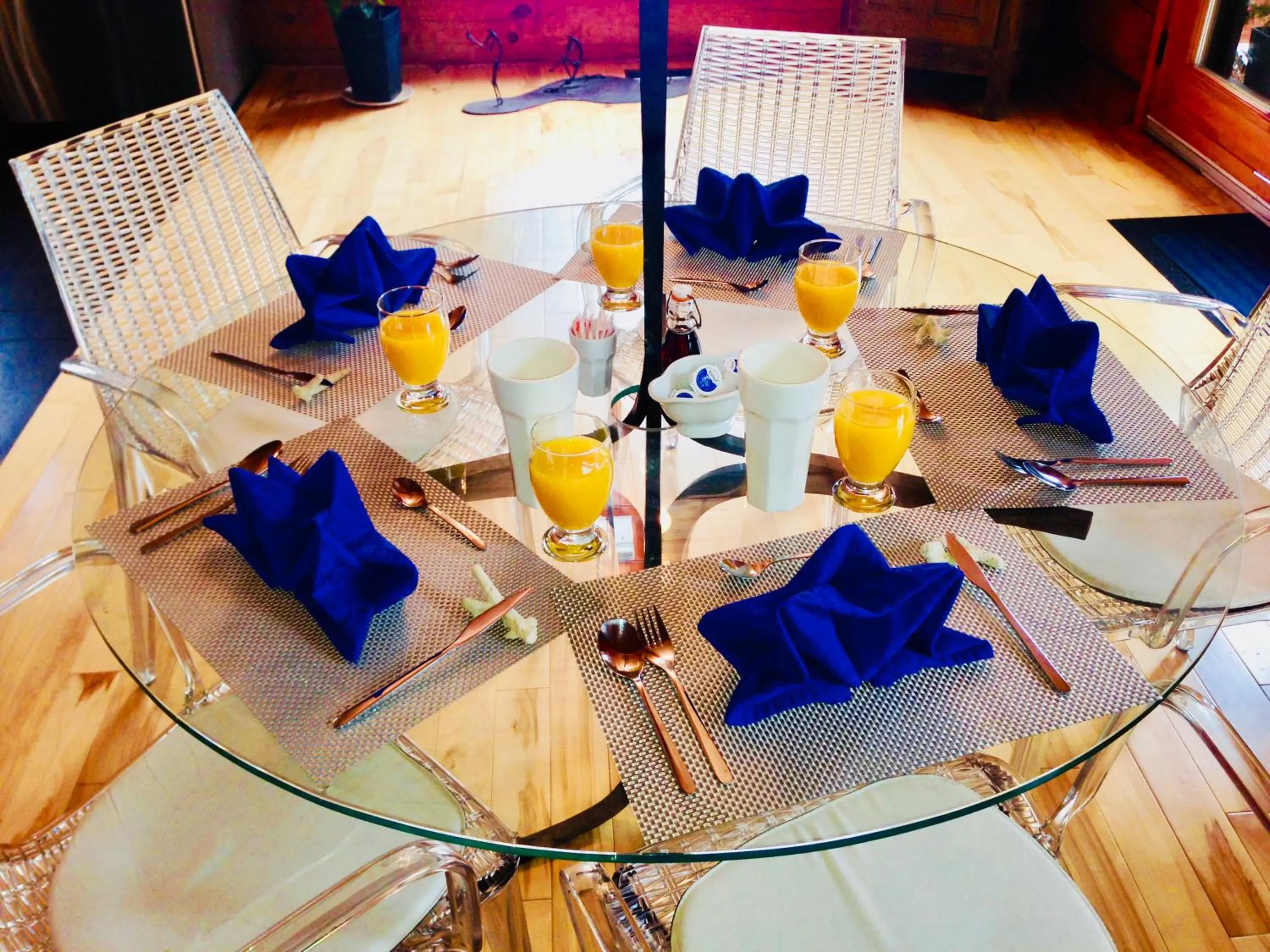 Breakfast, Restaurant/Places to Eat in Le Domaine du Lac Saint Charles