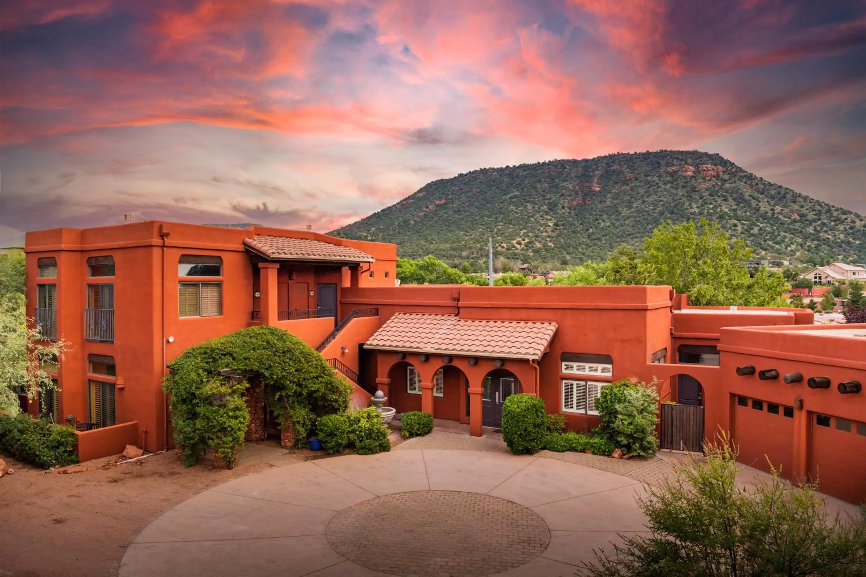 Property building in Las Posadas of Sedona