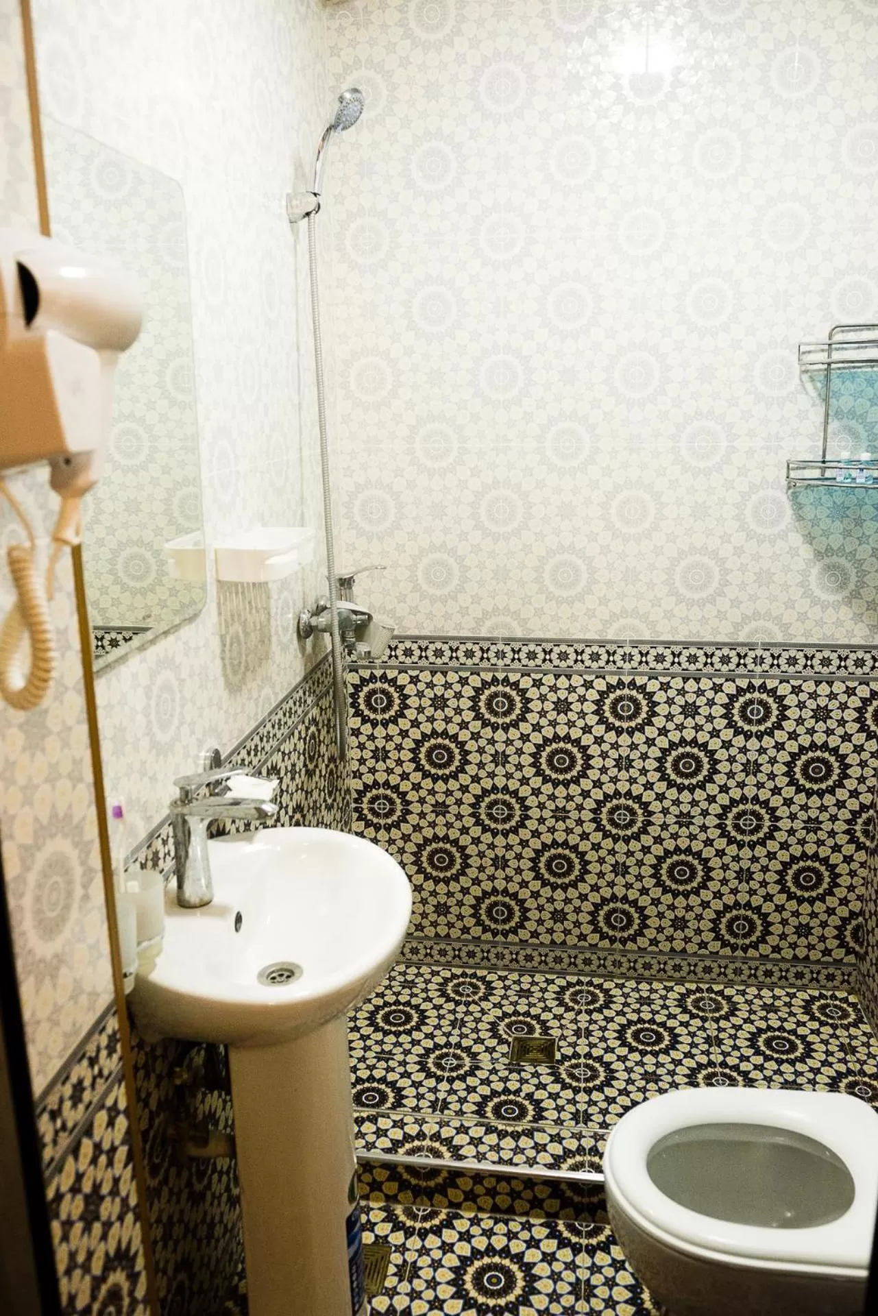 Bathroom in Durdona hotel