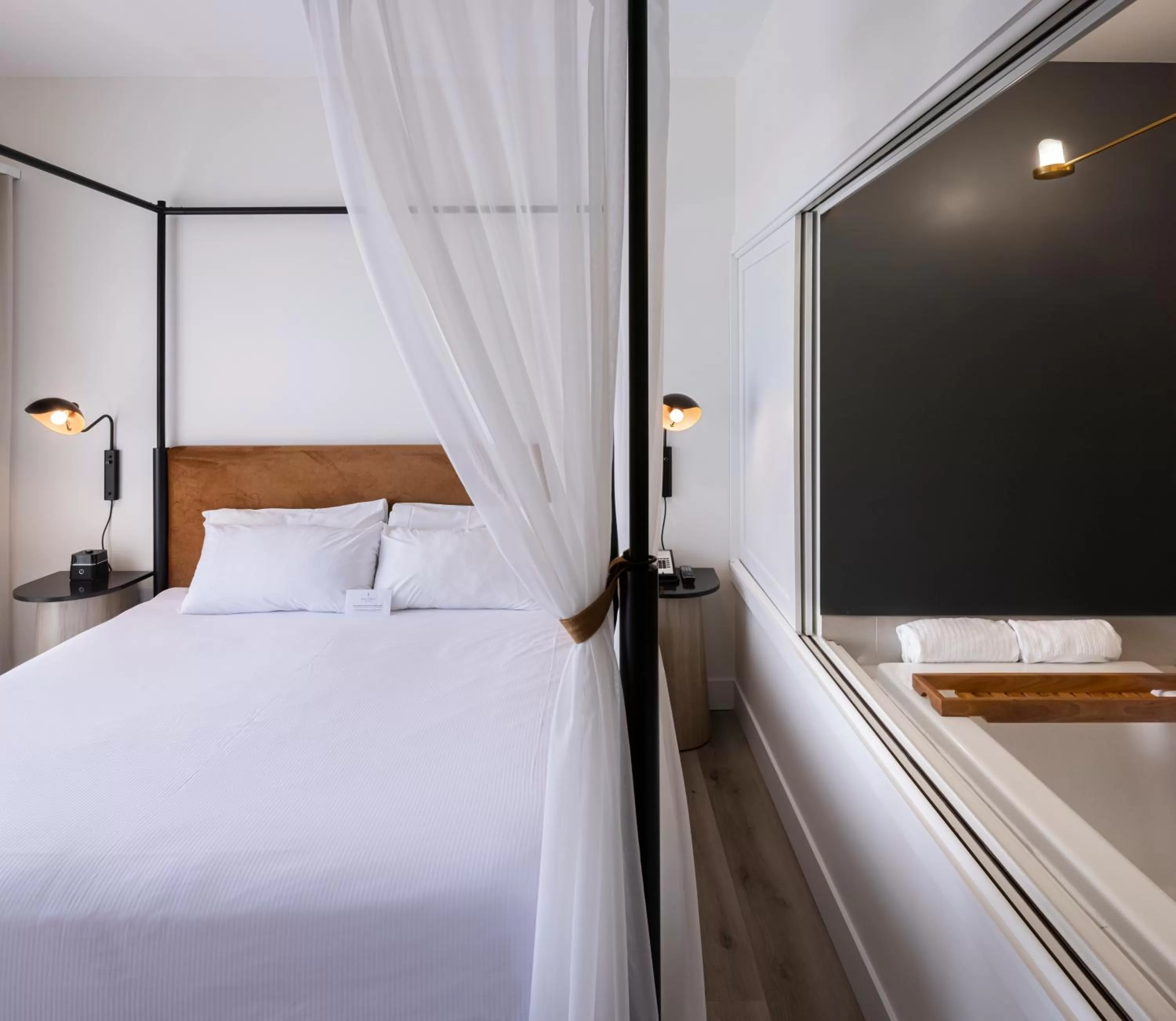 Bedroom, Bed in Estérel Resort