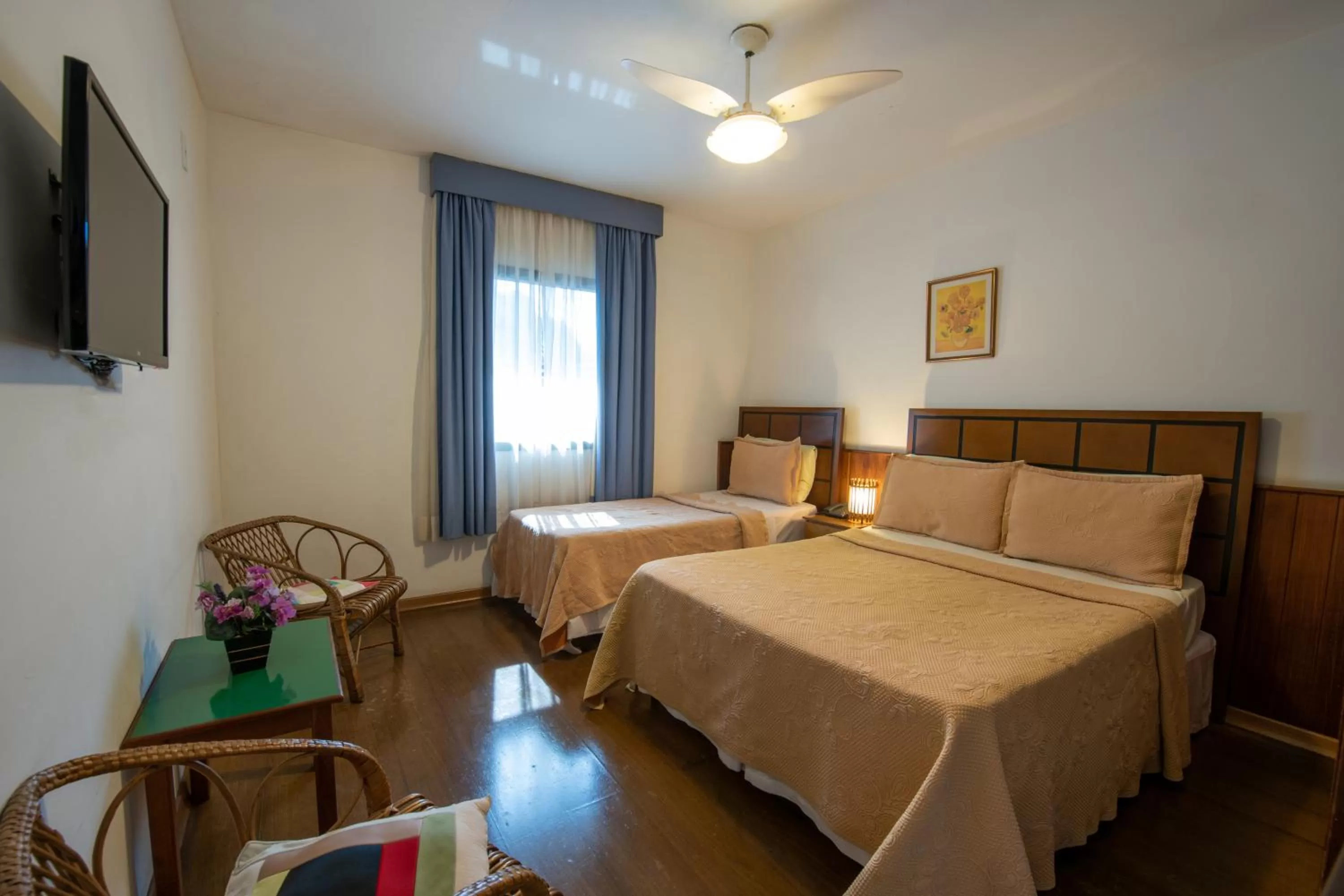 Bed in Hotel Mount Everest