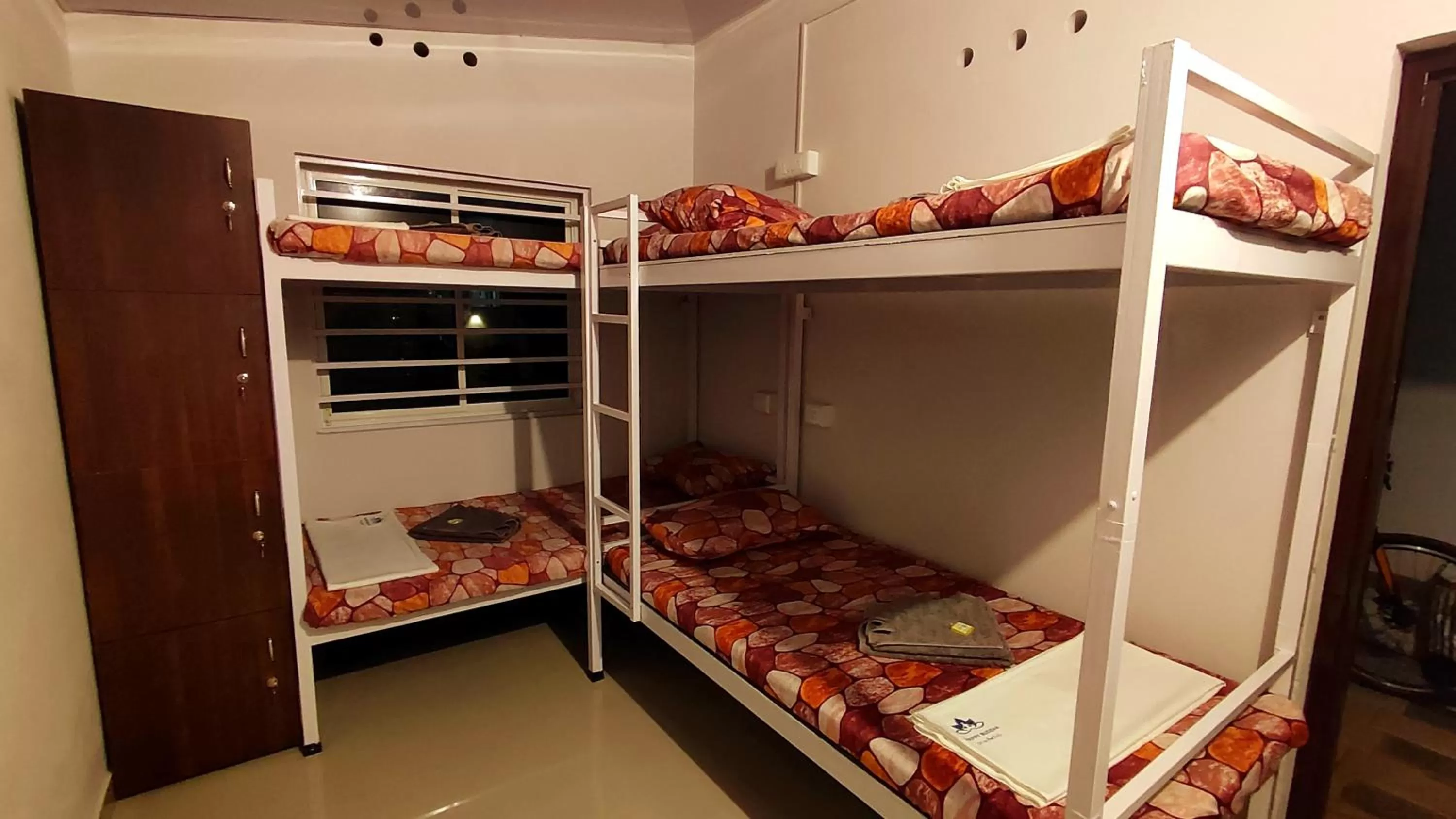 Bed in Happy Buddha S4