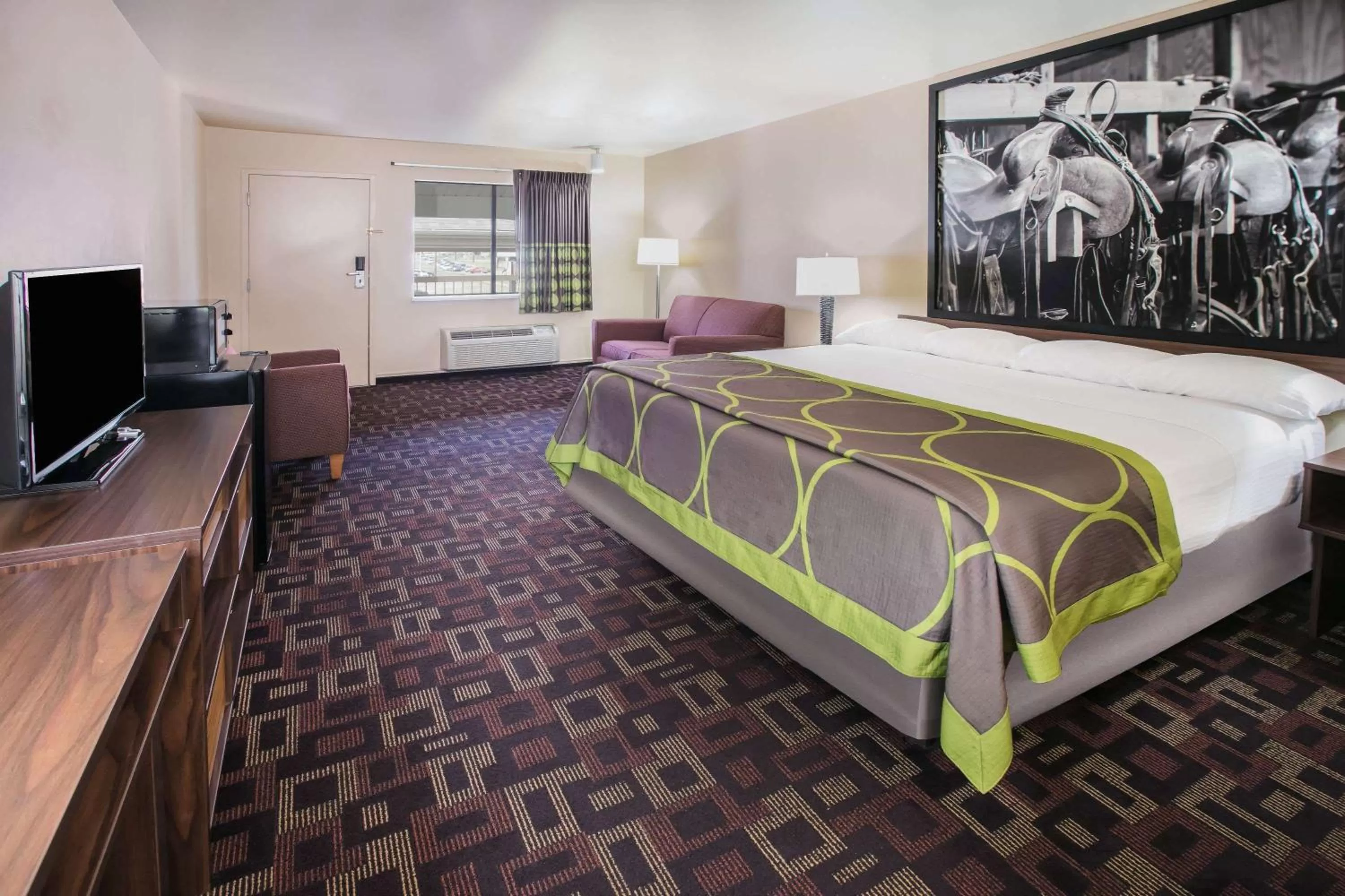 Photo of the whole room, Bed in Super 8 by Wyndham Oklahoma Airport Fairgrounds West