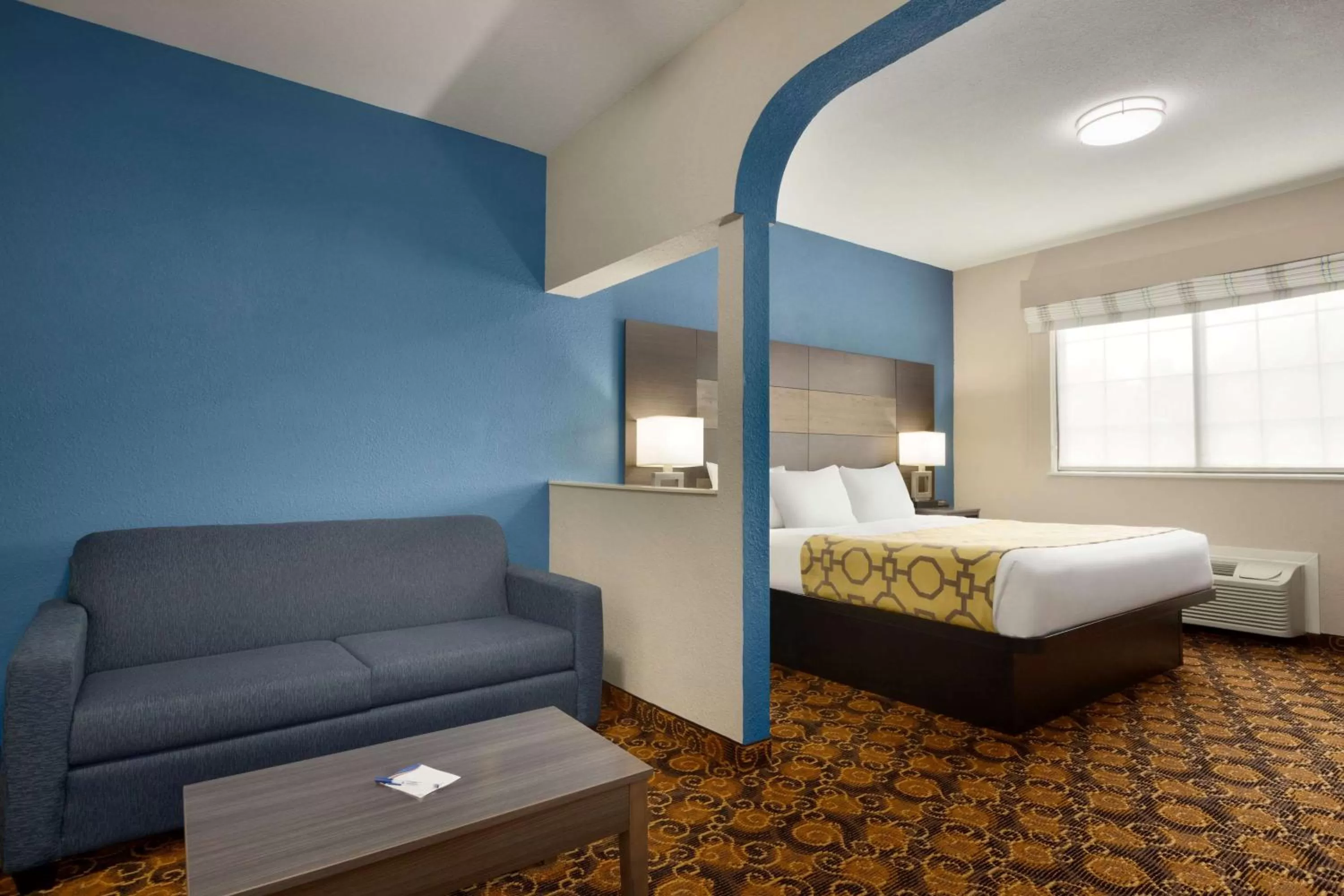 Photo of the whole room, Bed in Baymont by Wyndham Winchester