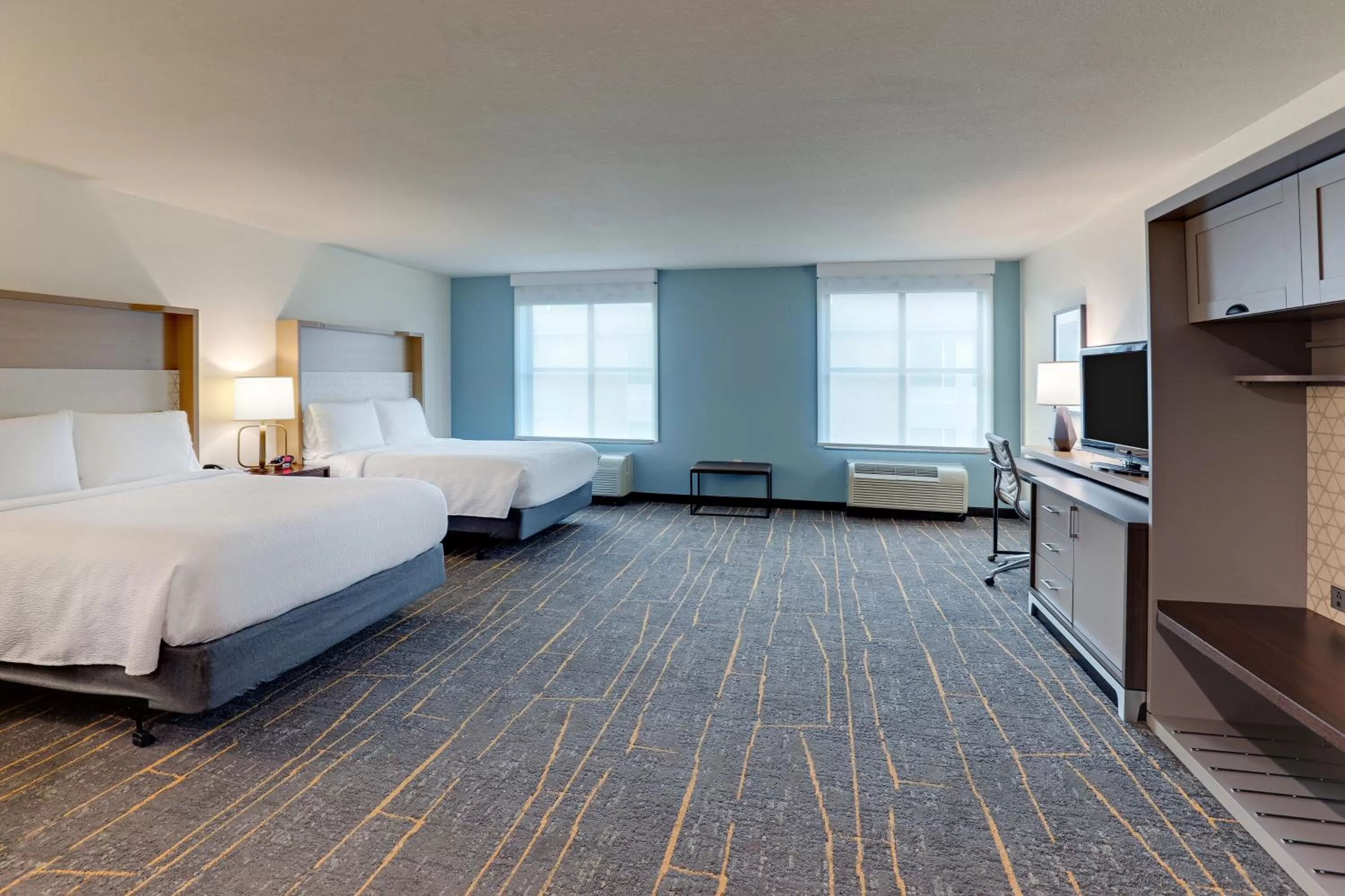 Photo of the whole room, Bed in Holiday Inn Mobile Airport by IHG