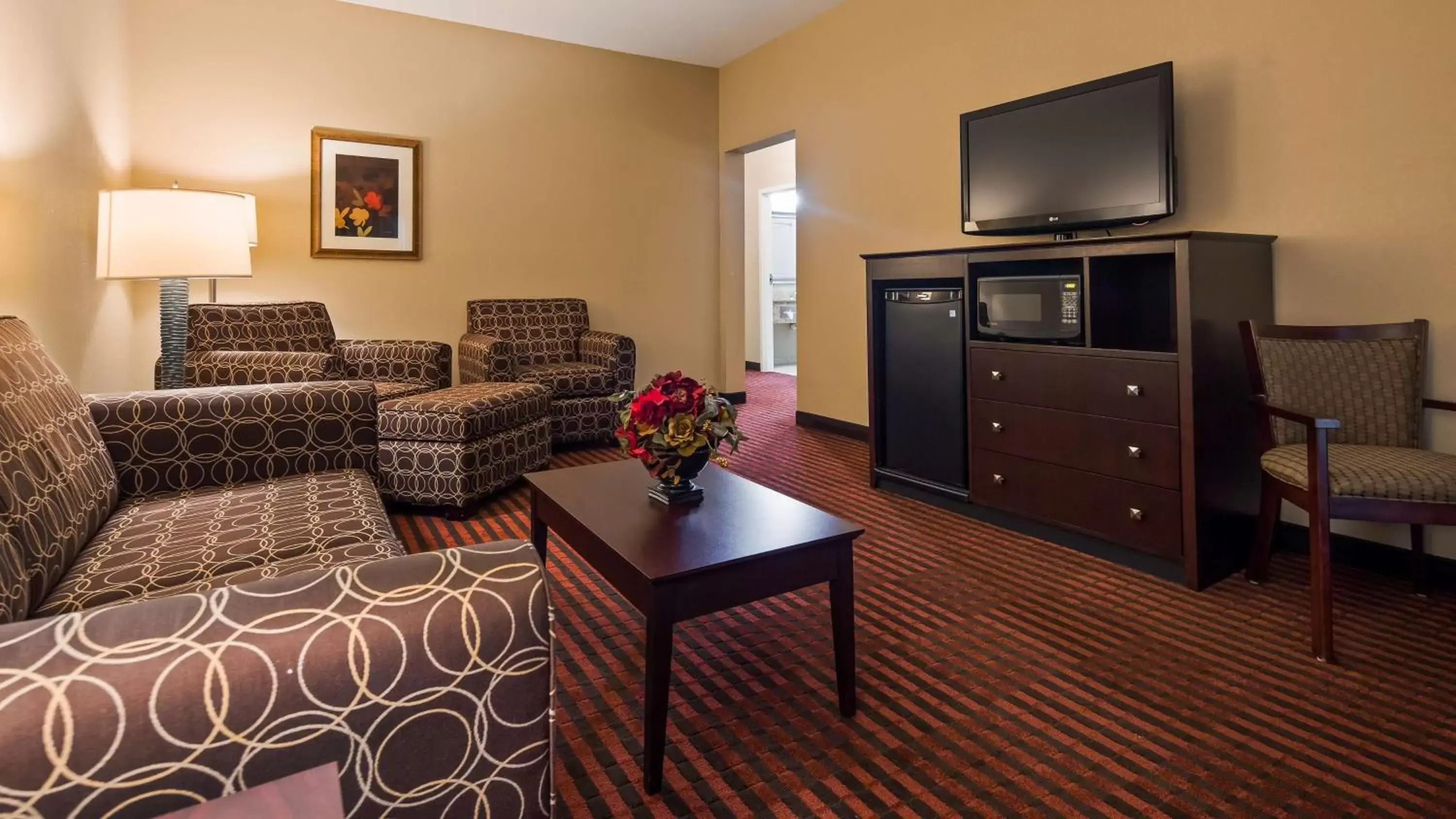 Queen Suite with Sofa Bed in Best Western Plus Louisa Queen Suite with Sofa Bed in Best Western Plus Louisa