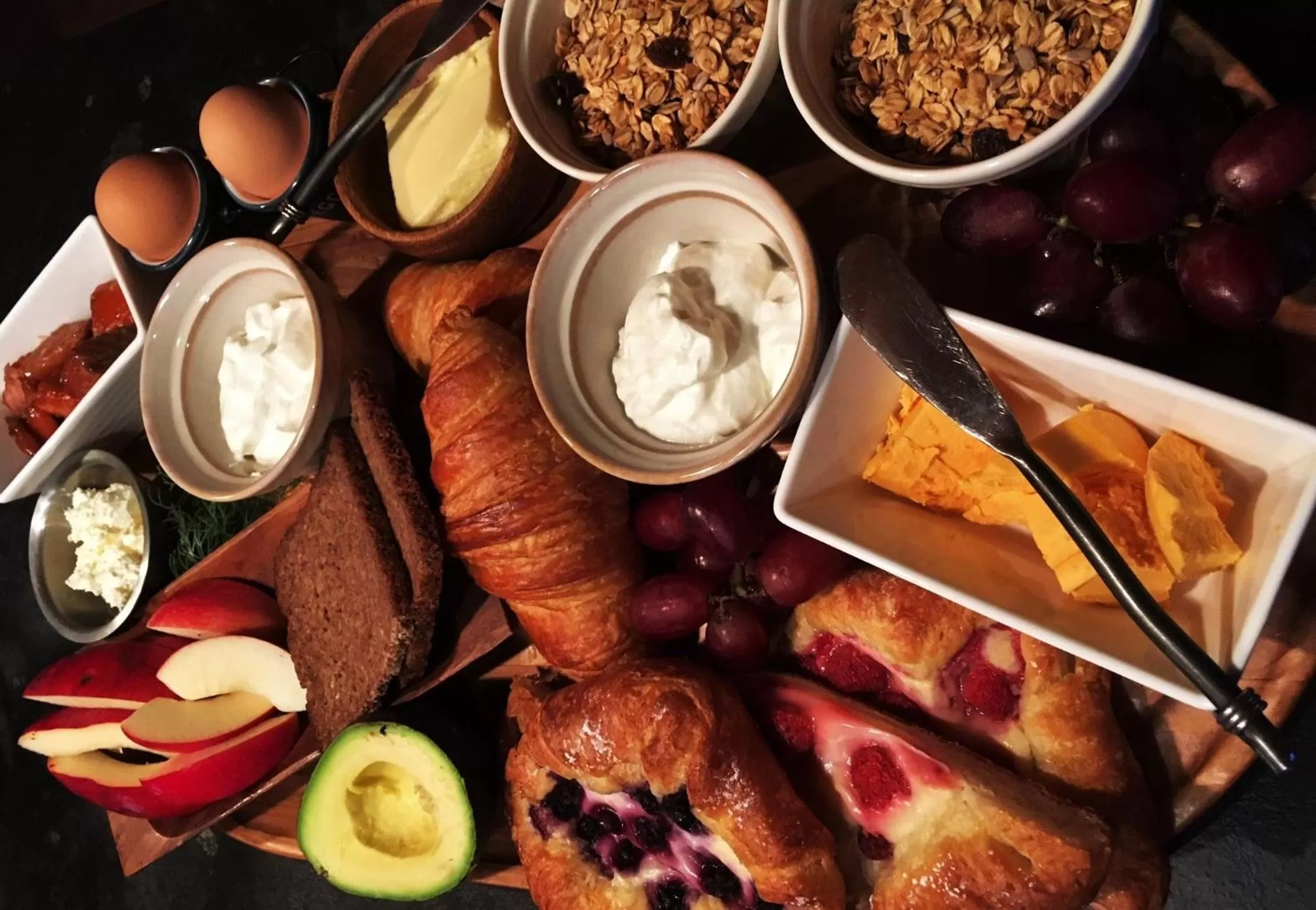 Breakfast in A Suite Retreat - Beyond Bed & Breakfast