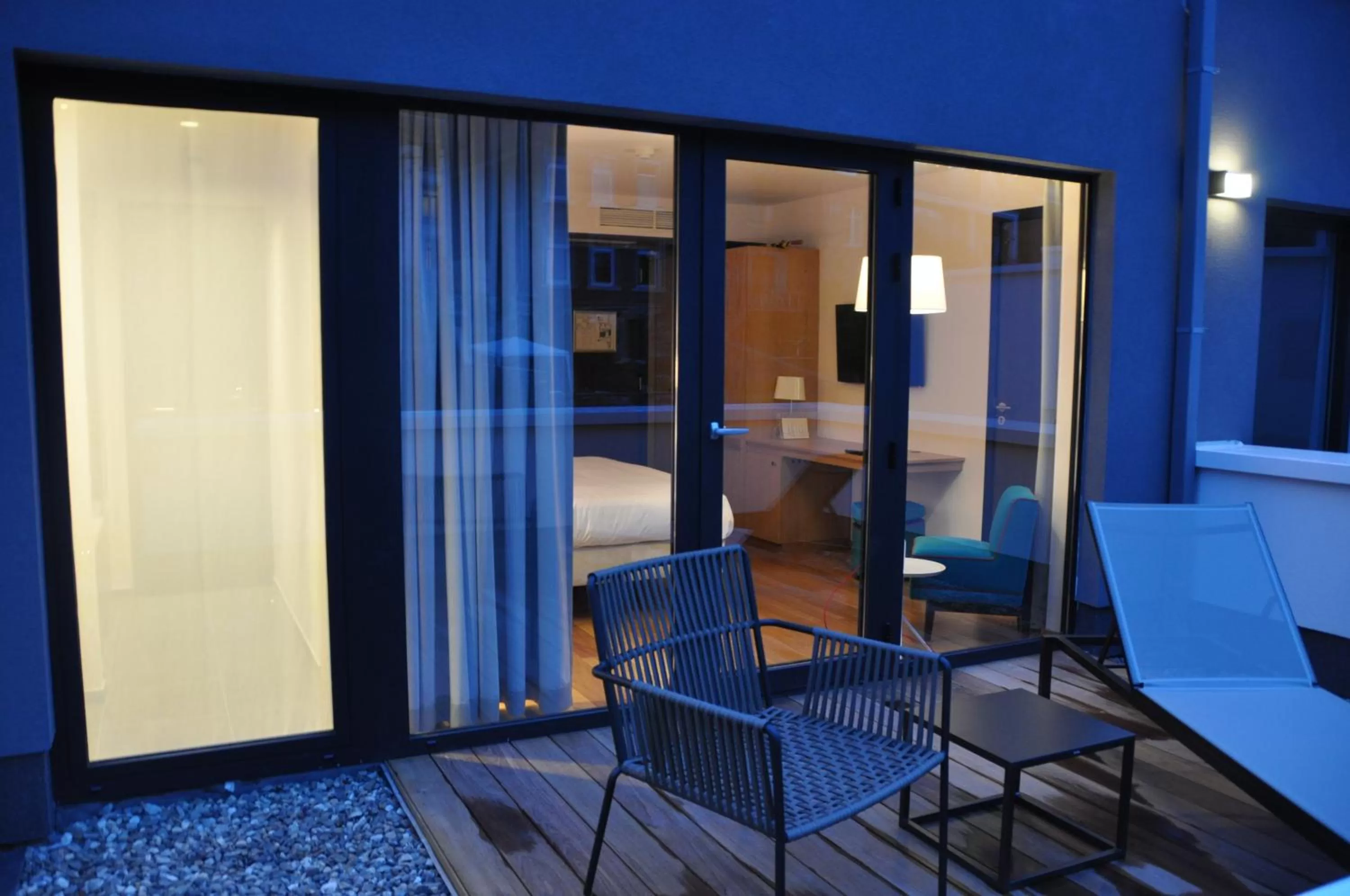 Balcony/Terrace, Bed in Hotel The Royal Snail