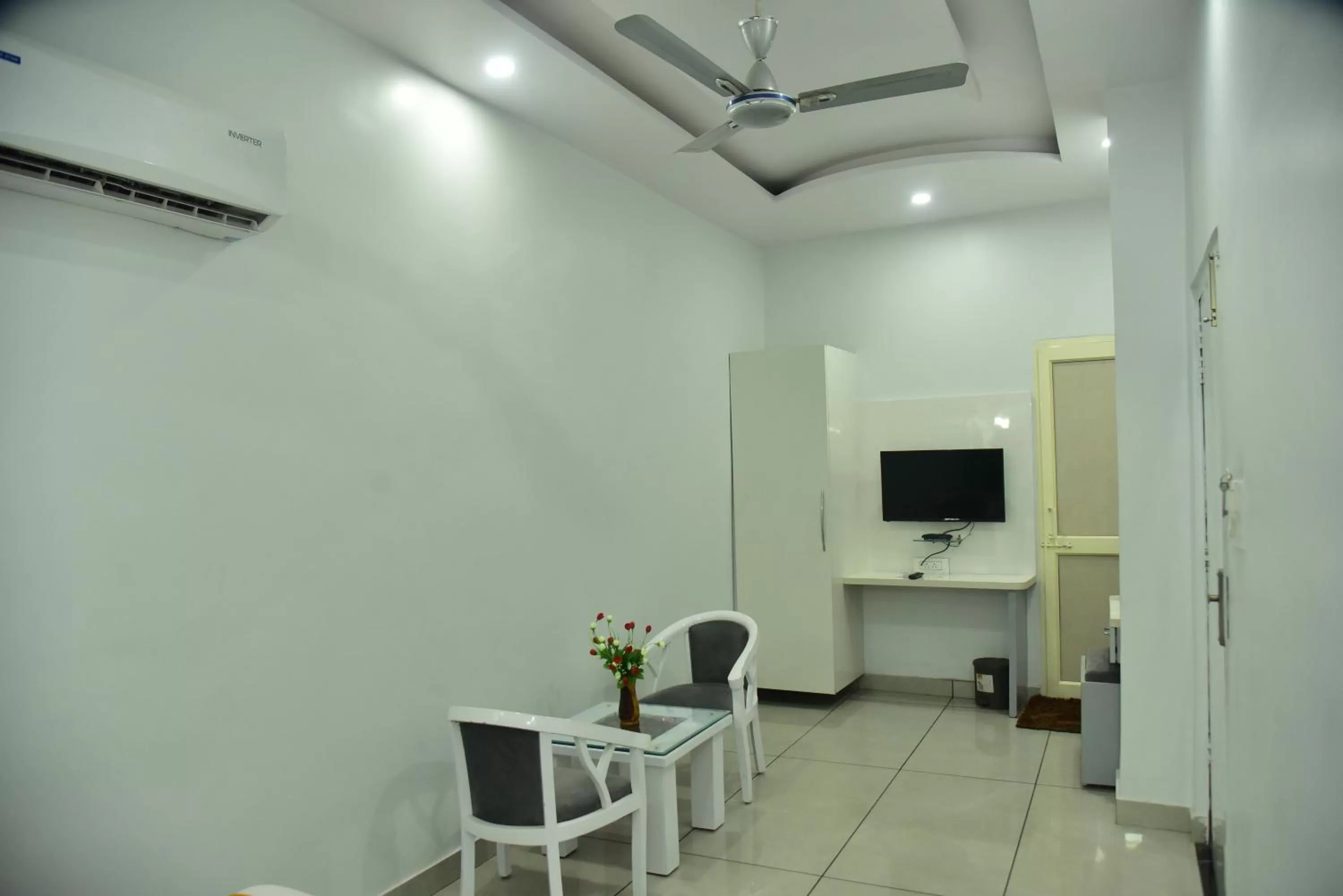 TV and multimedia in The Park View Hotel